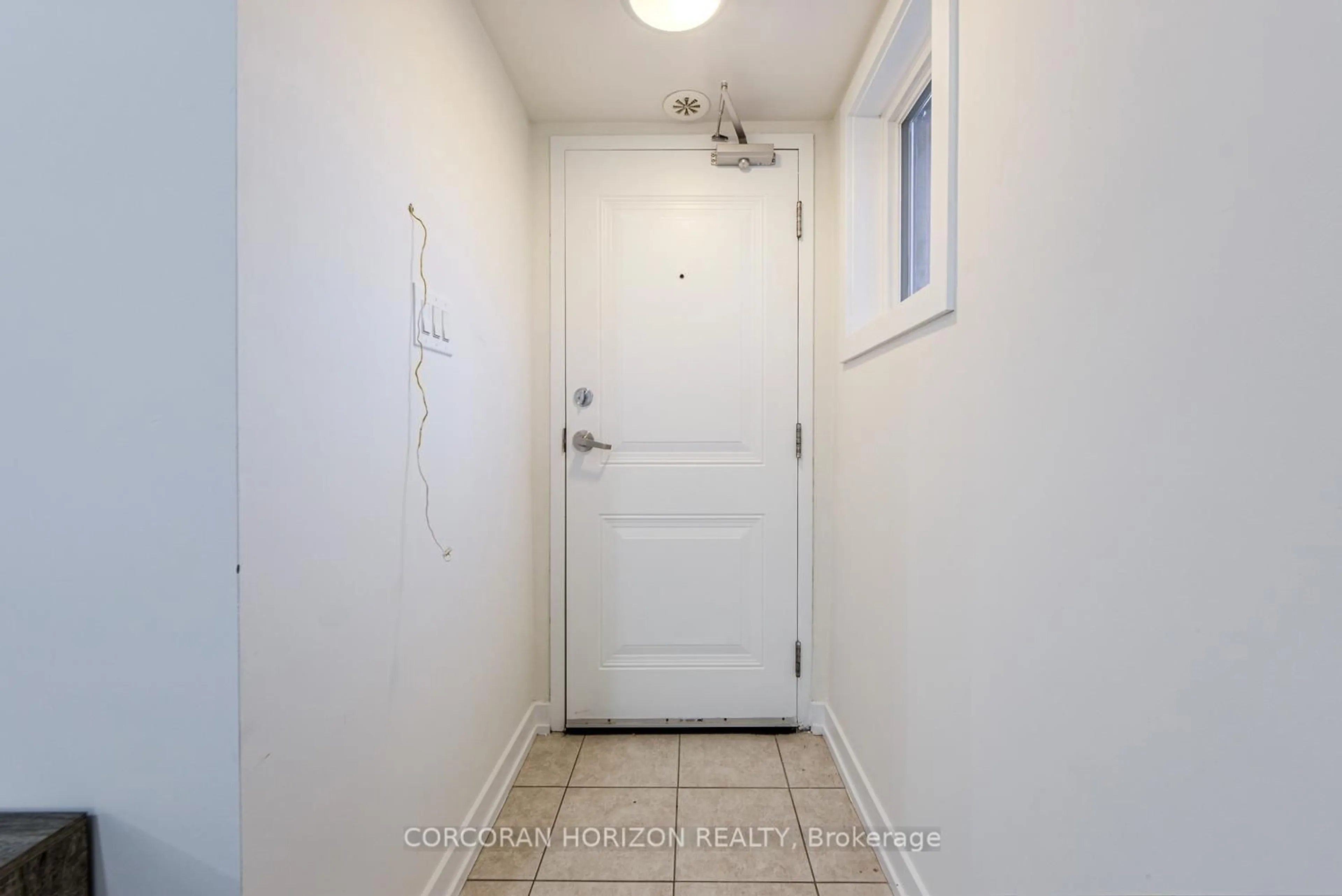 Indoor entryway for 2315 Sheppard Ave #70, Toronto Ontario M9M 3A4