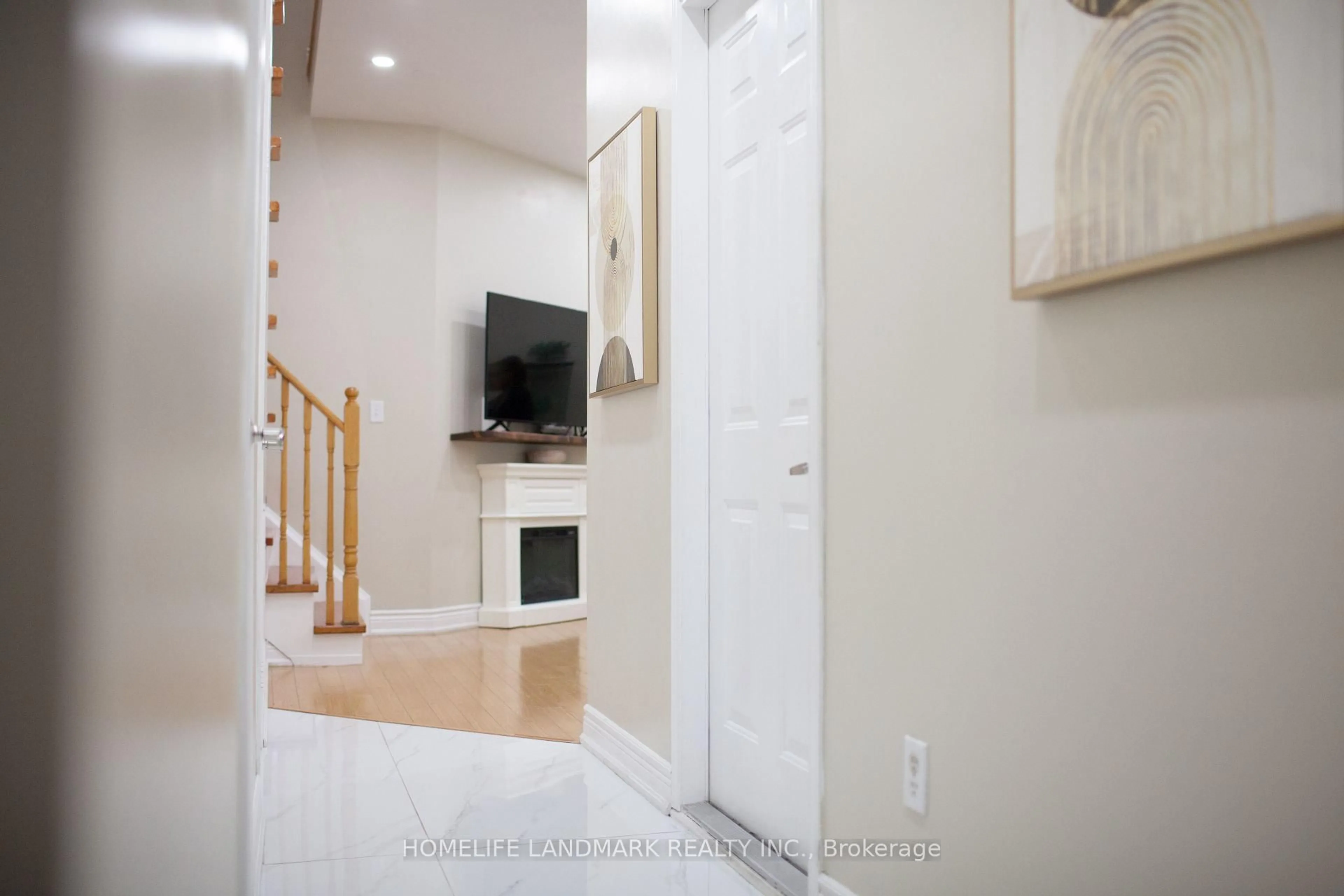 Indoor entryway for 24 Cherryplum Way, Brampton Ontario L6S 6J4