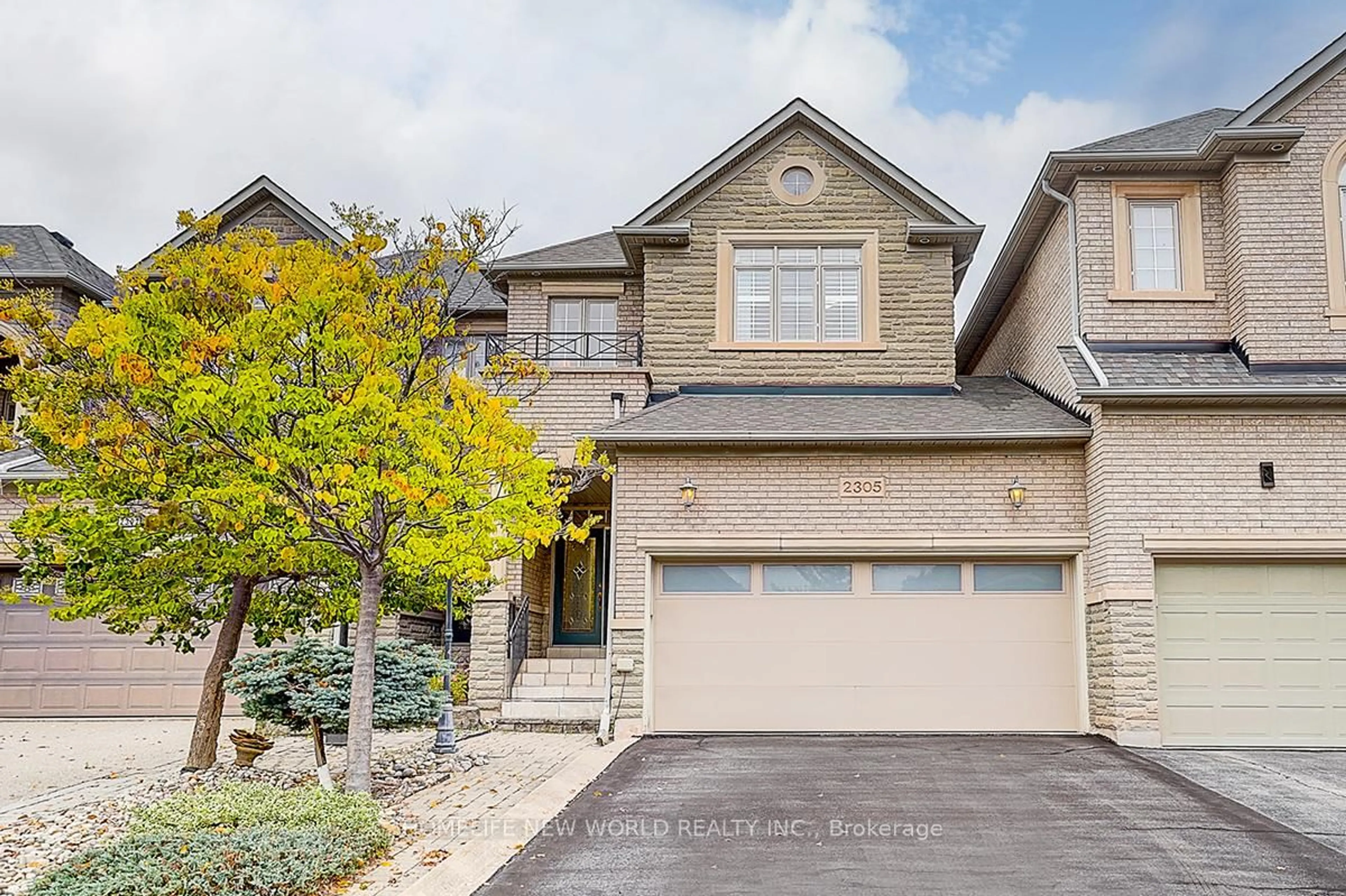 Home with brick exterior material, street for 2305 Woodfield Rd, Oakville Ontario L6H 6Y7