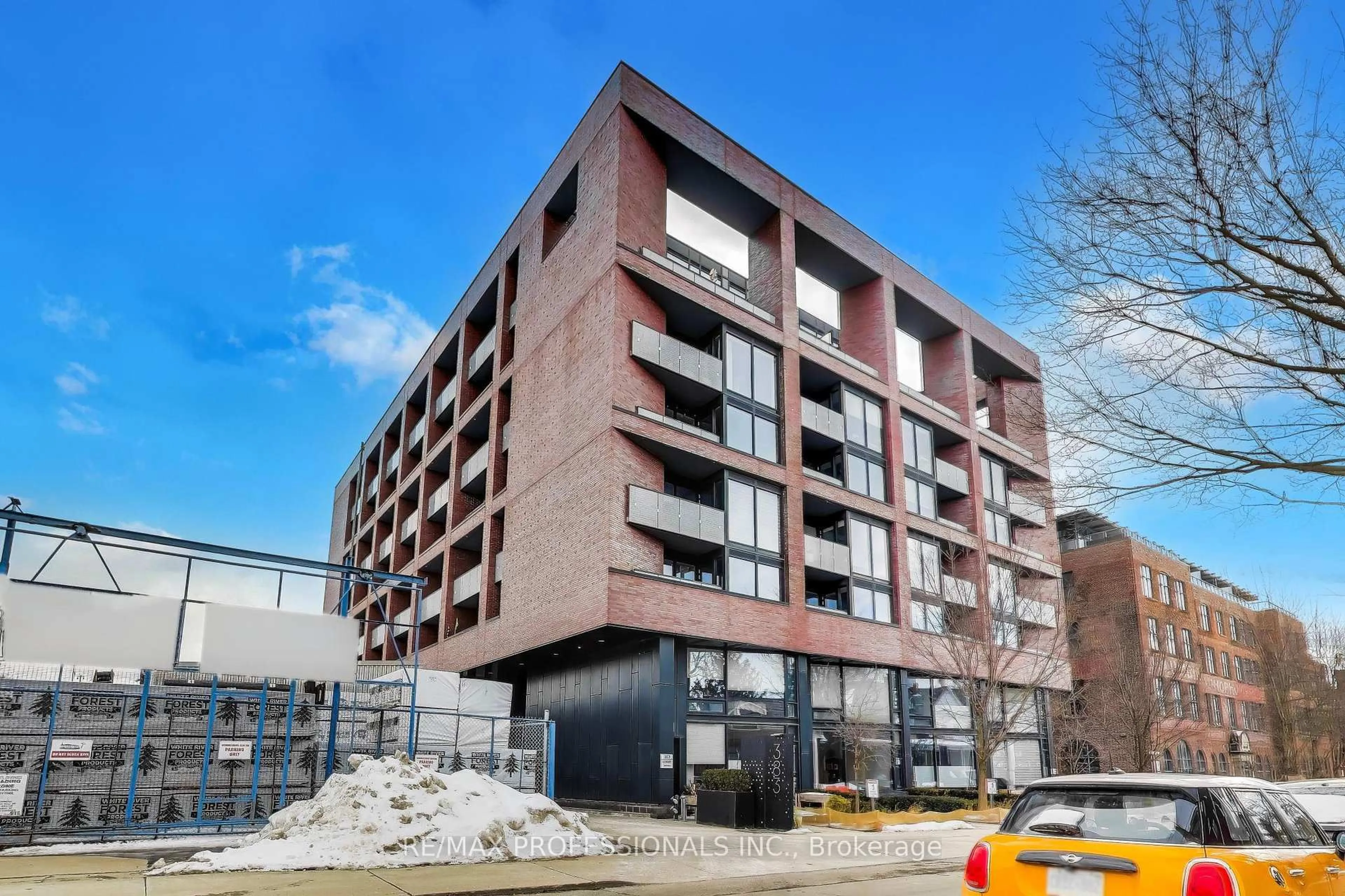 Unknown for 383 Sorauren Ave #414, Toronto Ontario M6R 0A4