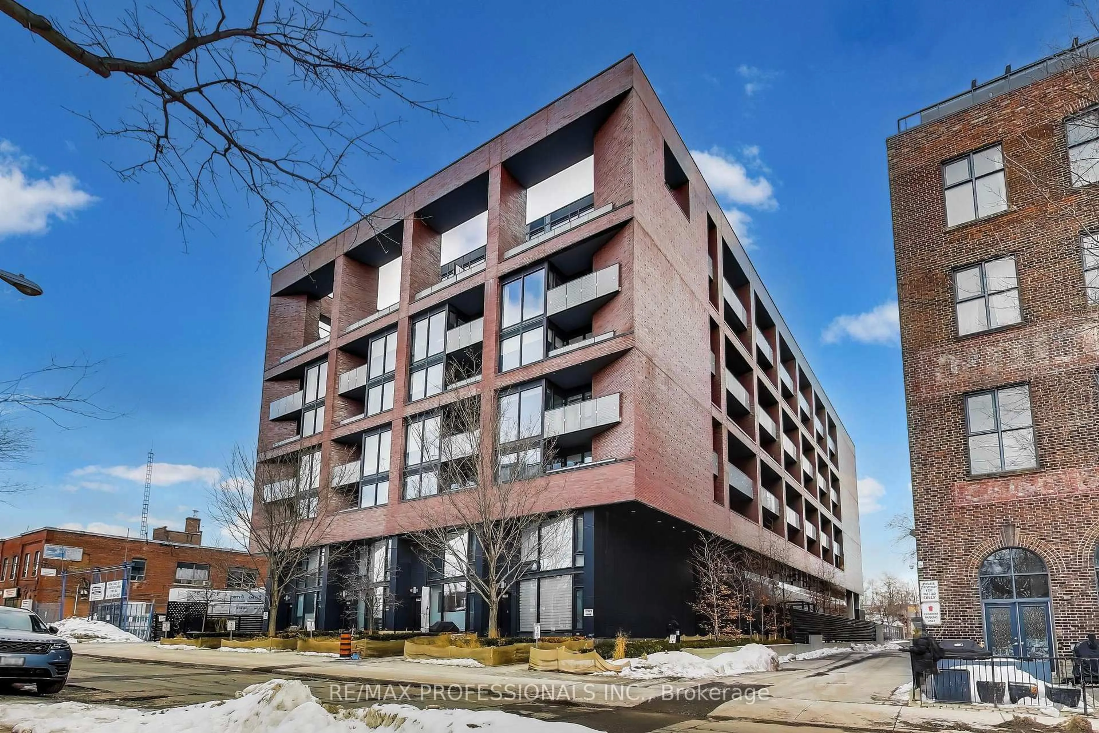 Unknown for 383 Sorauren Ave #414, Toronto Ontario M6R 0A4