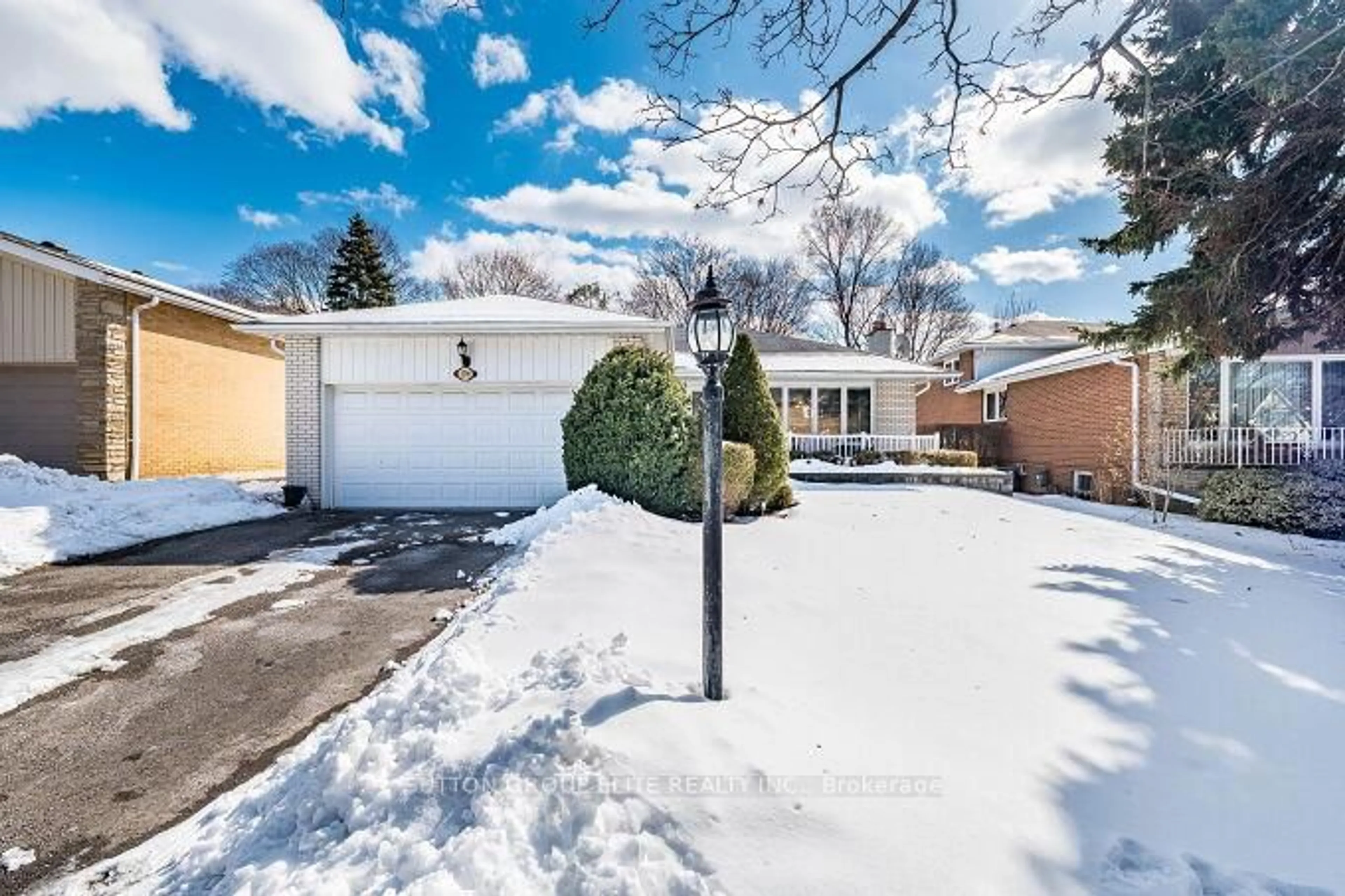 Unknown for 1290 Winding Tr, Mississauga Ontario L4Y 2T7