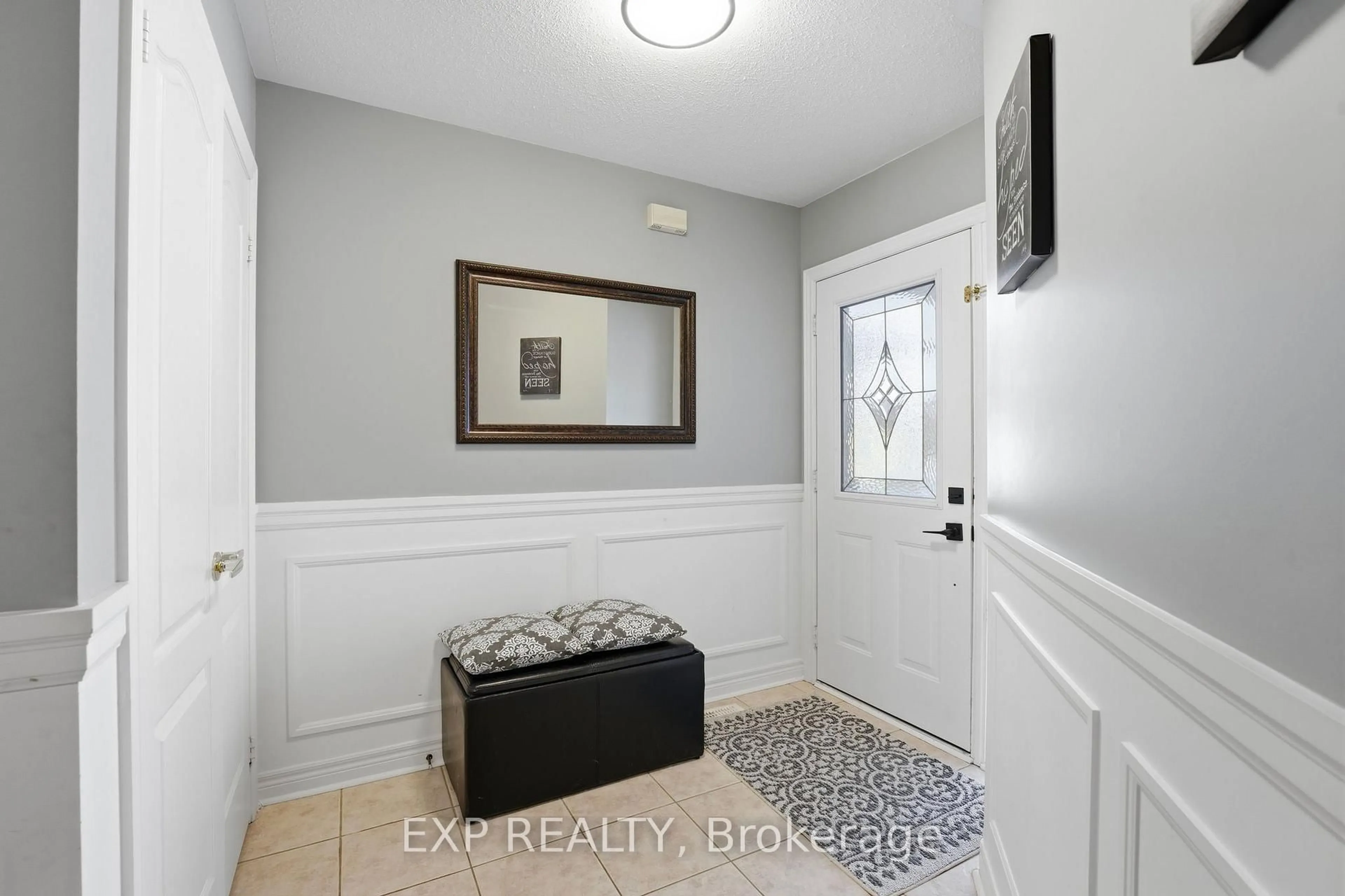 Indoor entryway for 6 Flintwood Ave, Caledon Ontario L7E 2W3