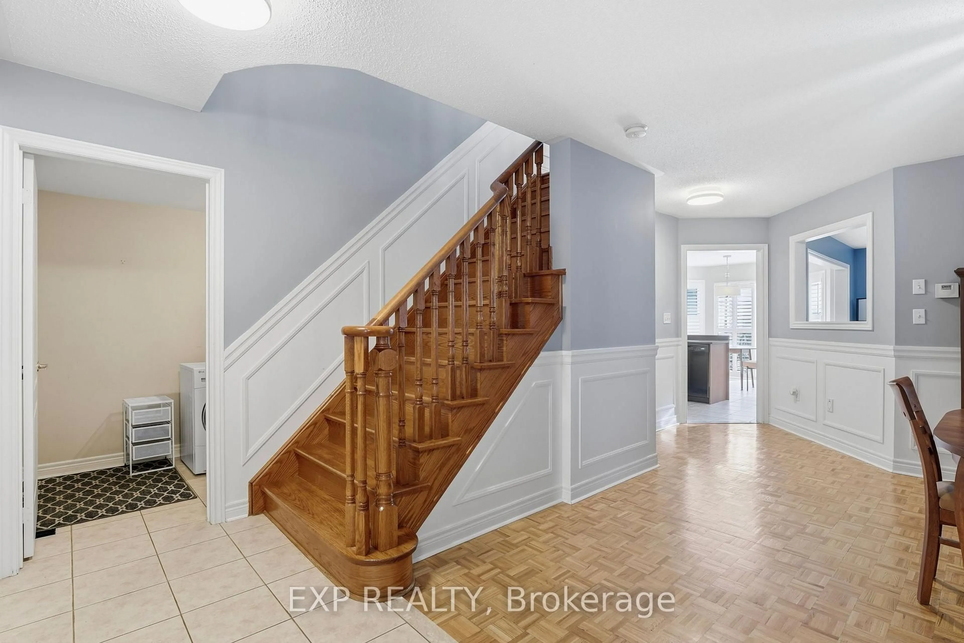 Indoor entryway for 6 Flintwood Ave, Caledon Ontario L7E 2W3