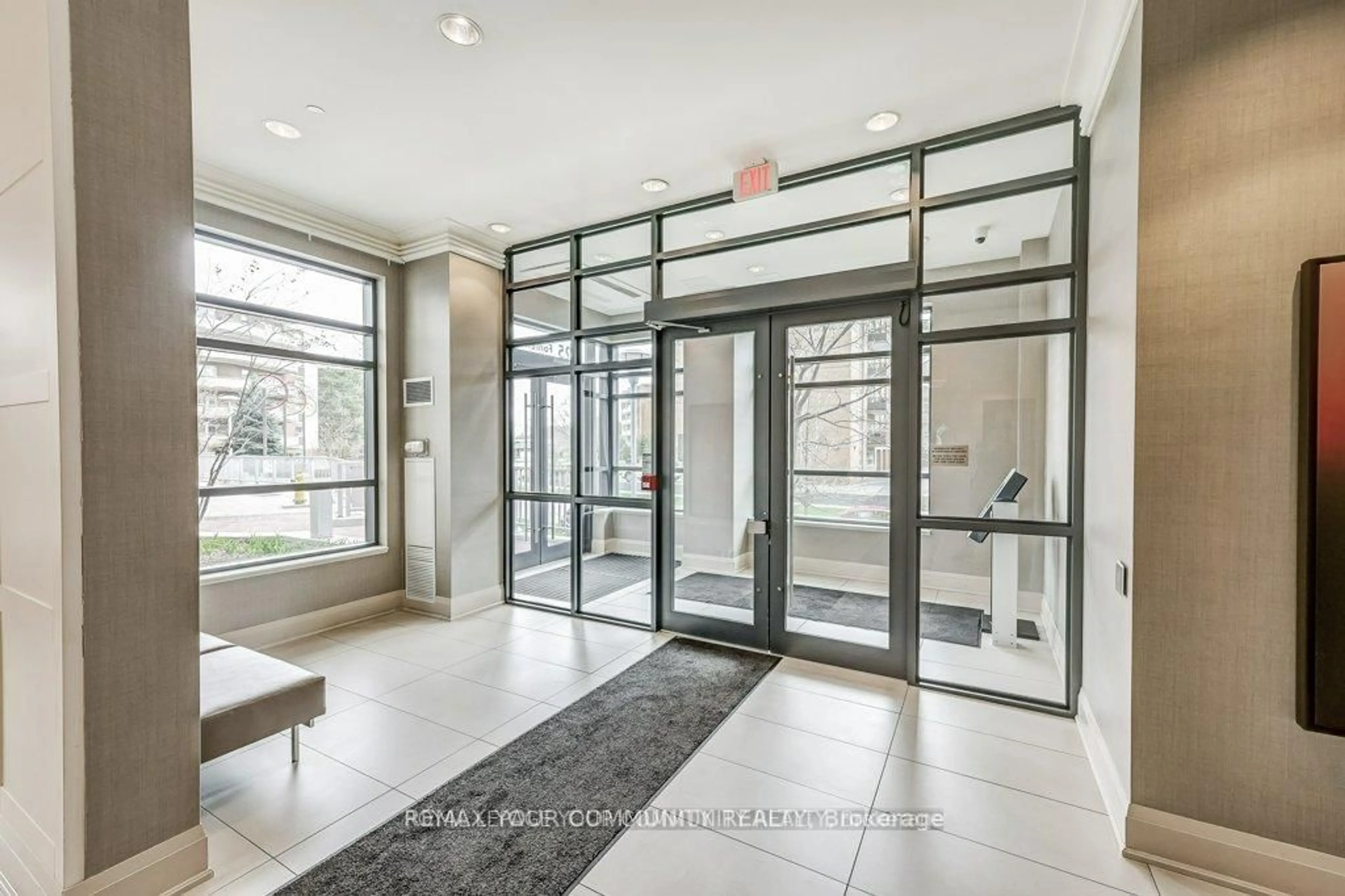 Indoor foyer for 25 Fontenay Crt #413, Toronto Ontario M9A 0C4