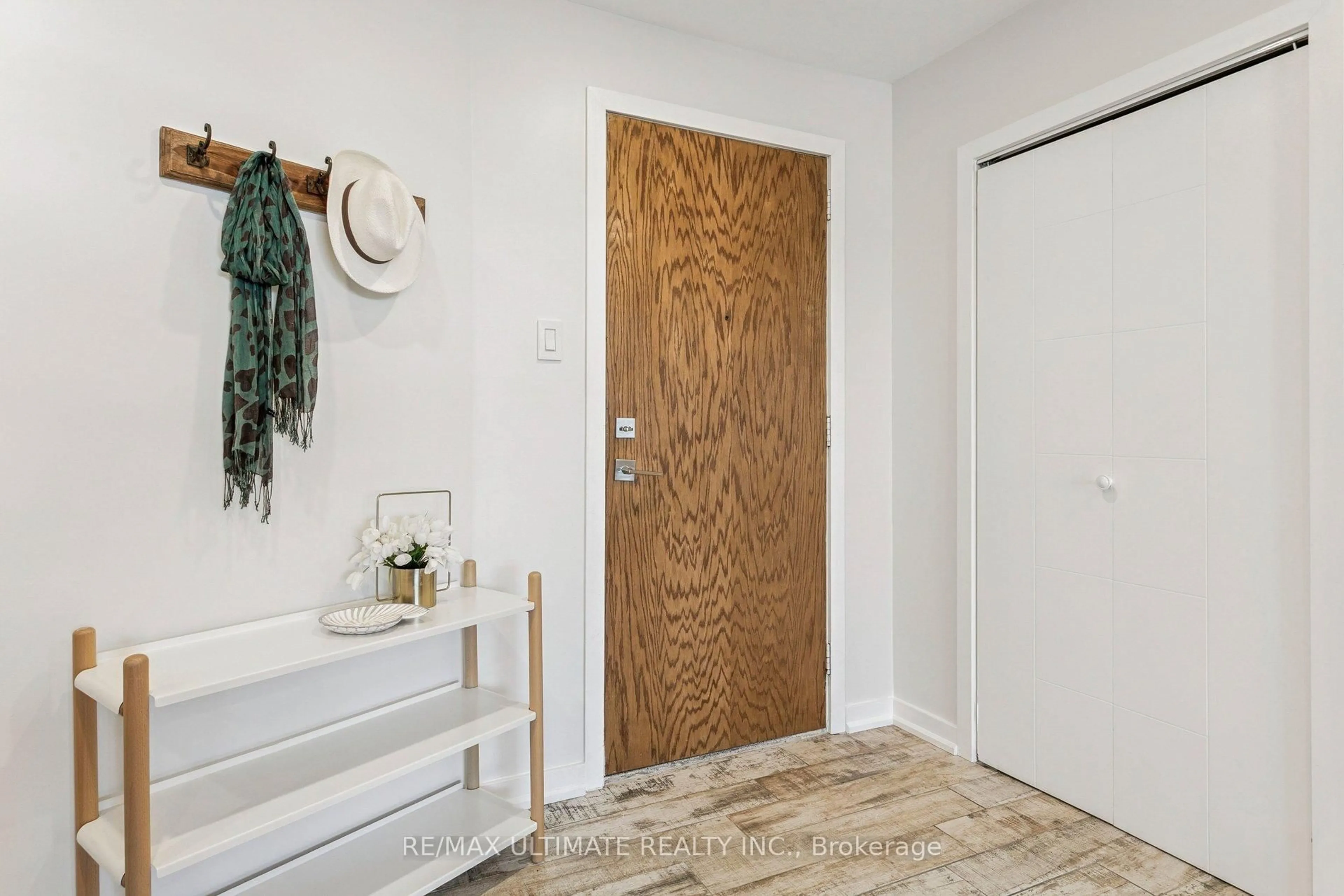 Indoor entryway for 346 The West Mall #506, Toronto Ontario M9C 1E5