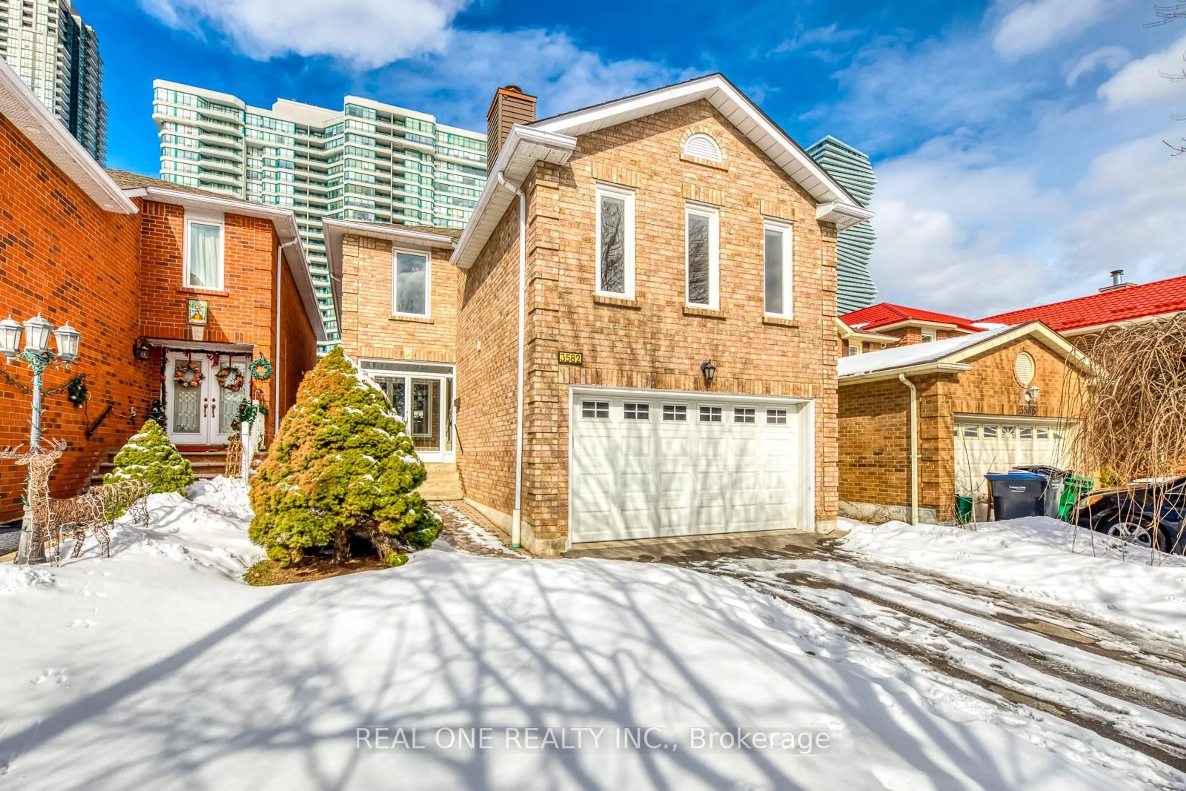 Home with brick exterior material, street for 3582 Italia Cres, Mississauga Ontario L5B 3T5