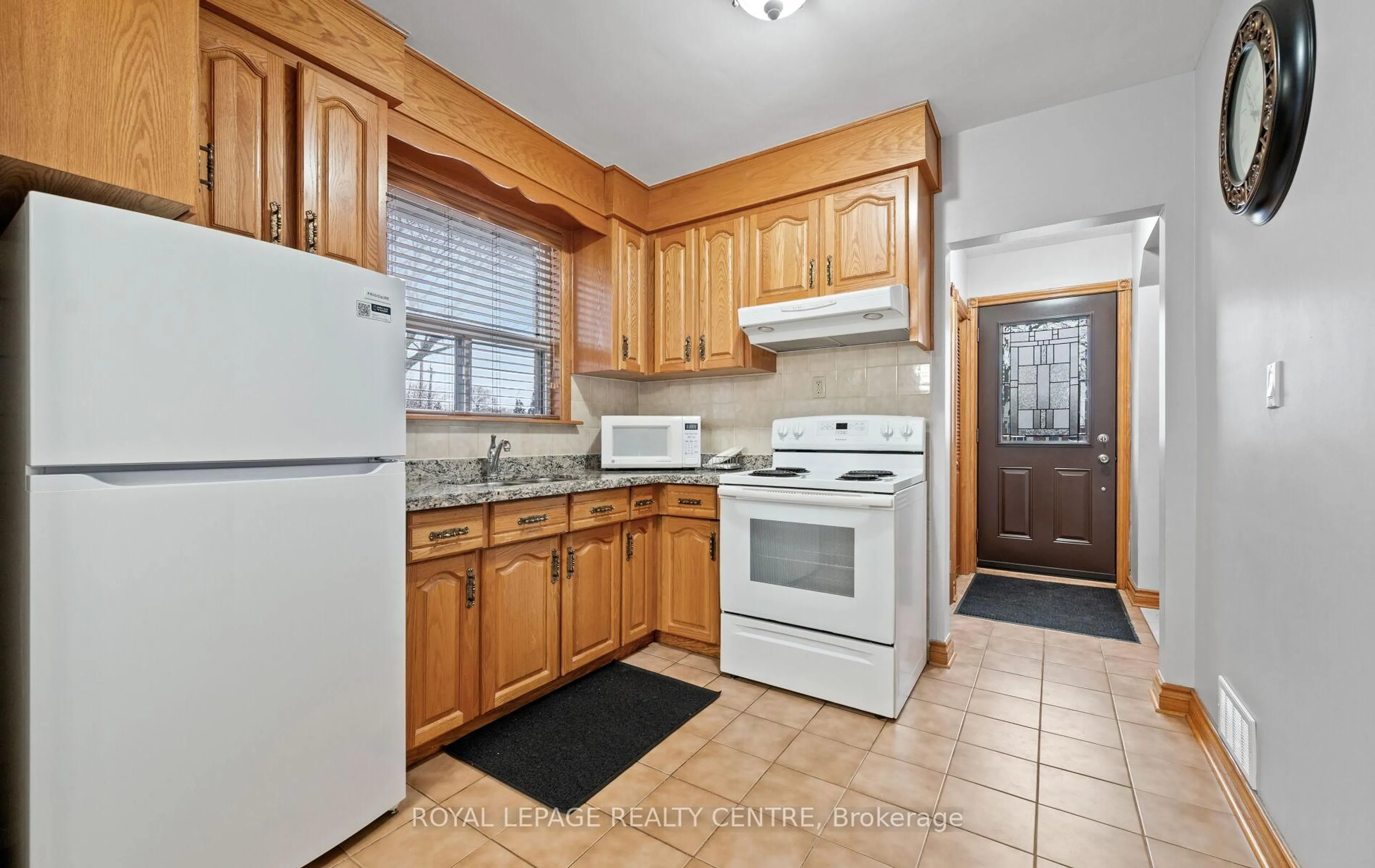 Standard kitchen, unknown for 8 Davick Dr, Toronto Ontario M8W 2C9