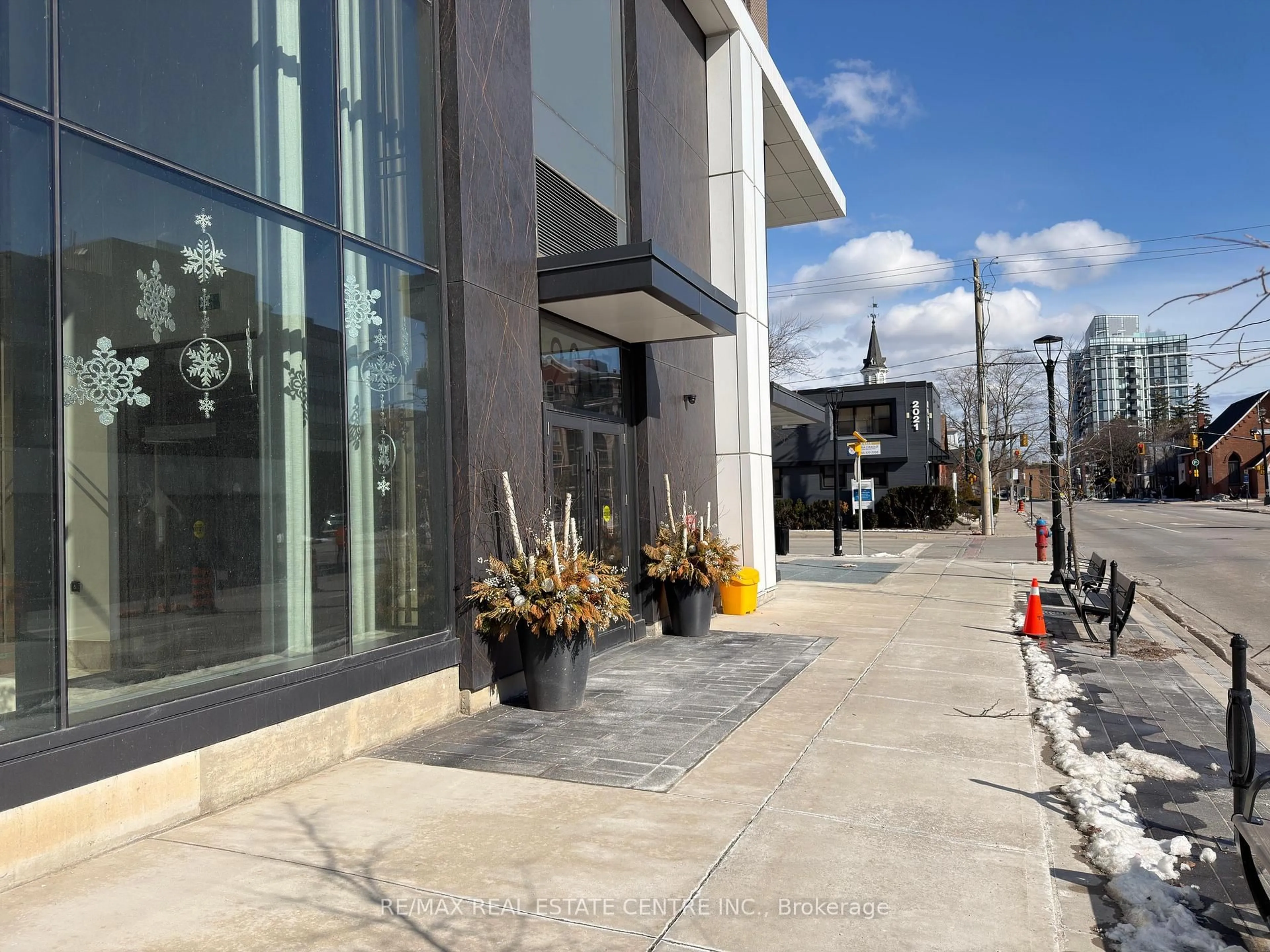 Unknown for 2007 James St #414, Burlington Ontario L7R 0G7