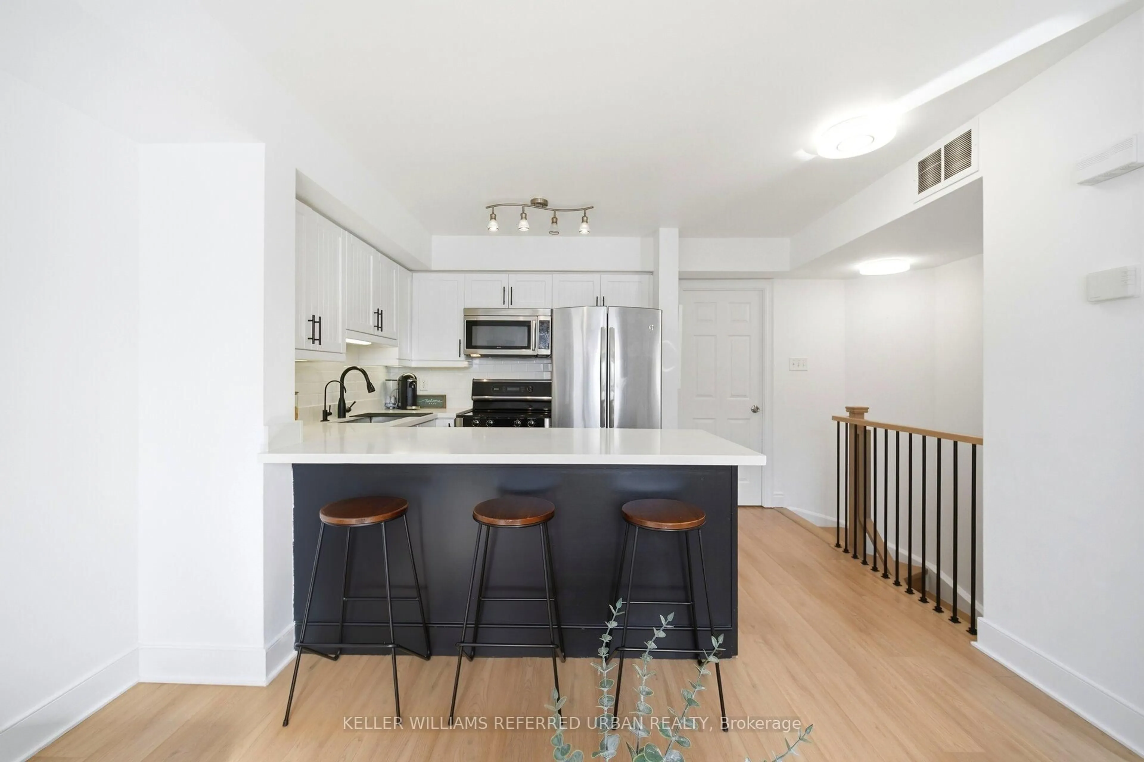 Open concept kitchen, unknown for 125 George Appleton Way #2020, Toronto Ontario M3M 0A2