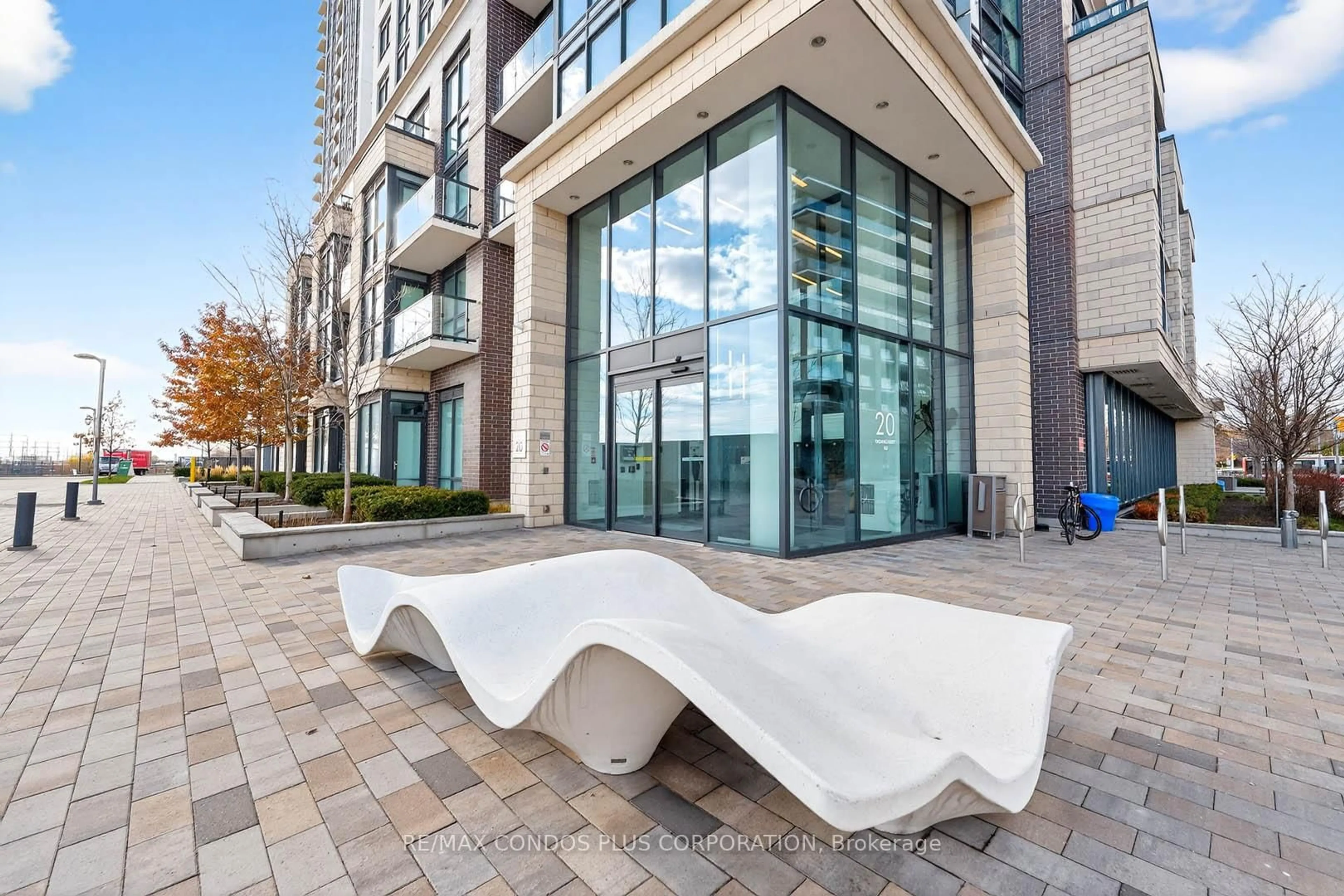 Patio, street for 20 Thomas Riley Rd #904, Toronto Ontario M9B 0C3