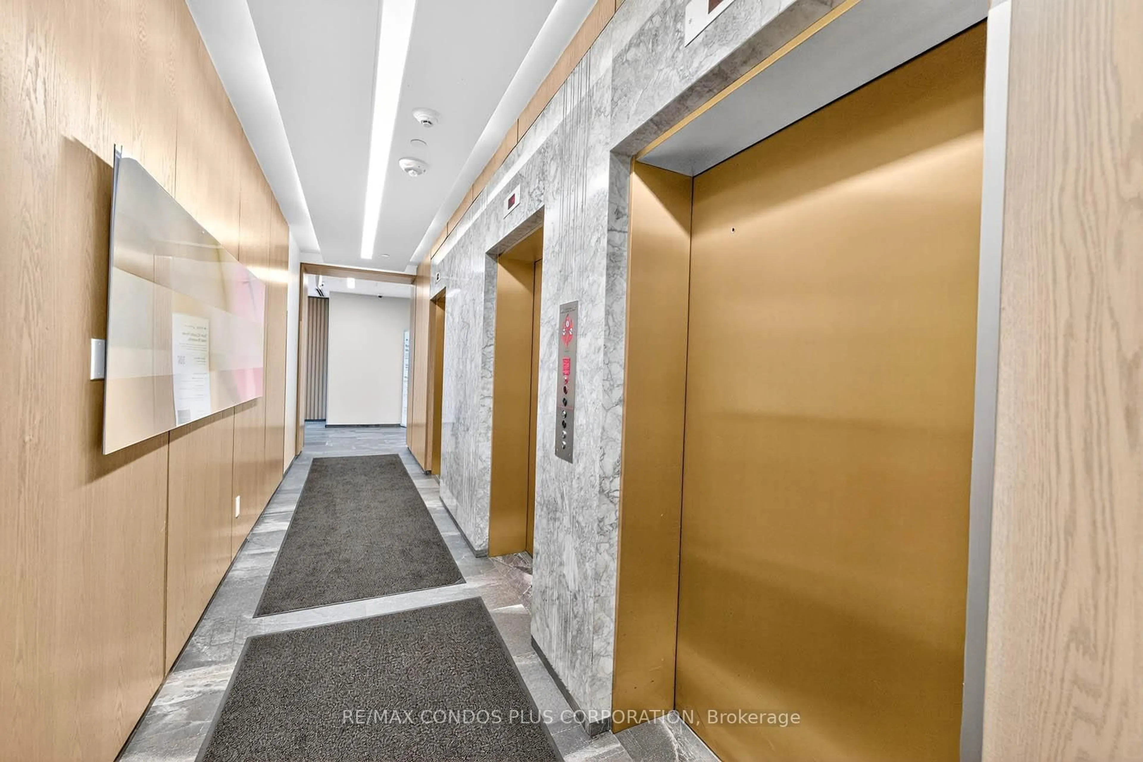 Indoor foyer for 20 Thomas Riley Rd #904, Toronto Ontario M9B 0C3