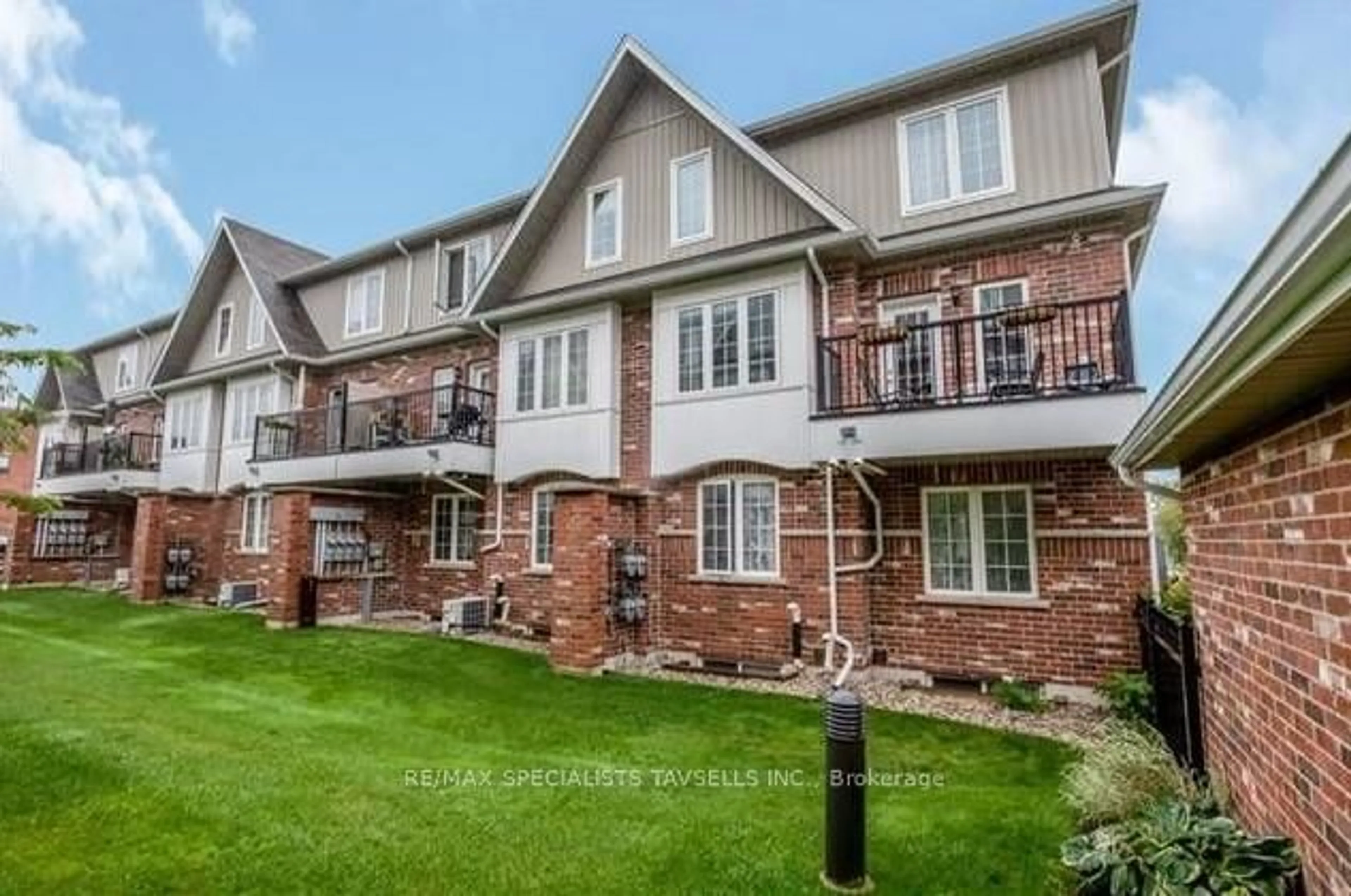 Home with brick exterior material, unknown for 5 Armstrong St ## 17, Orangeville Ontario L9W 0C5