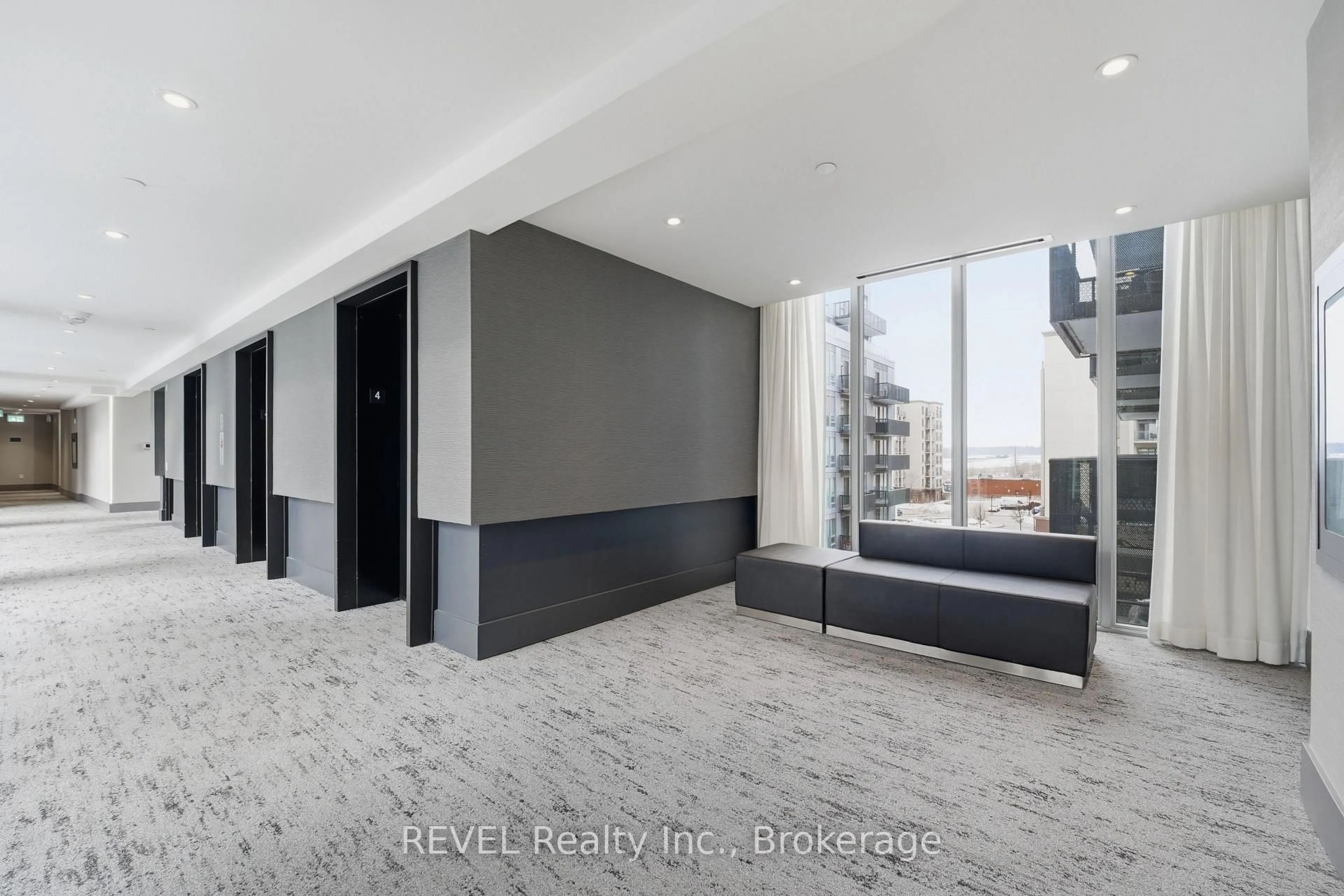 Indoor foyer for 2450 Old Bronte Rd #405, Oakville Ontario L6M 5P6