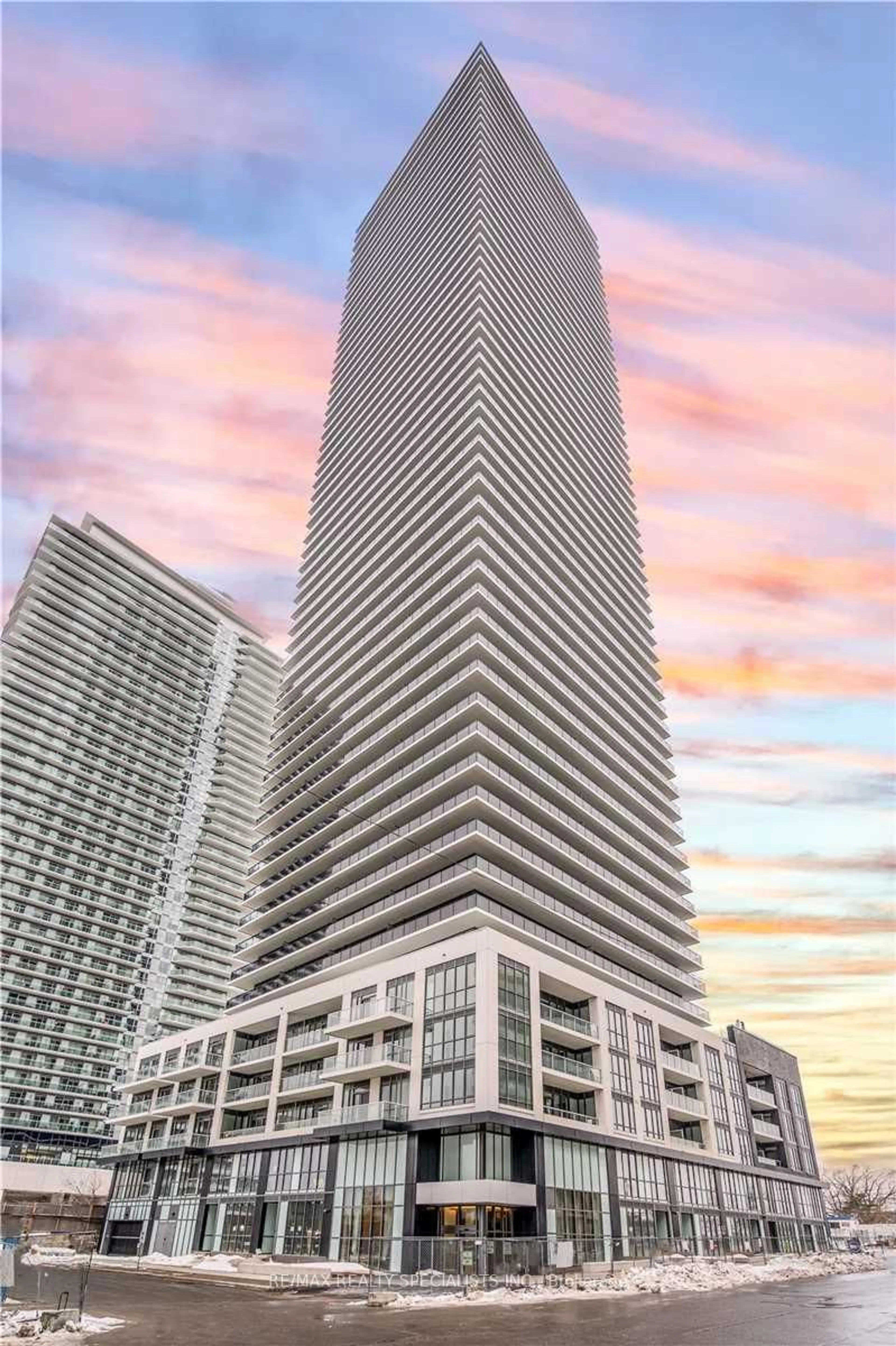 Blurry image for 70 Annie Craig Dr #2009, Toronto Ontario M8V 0C5