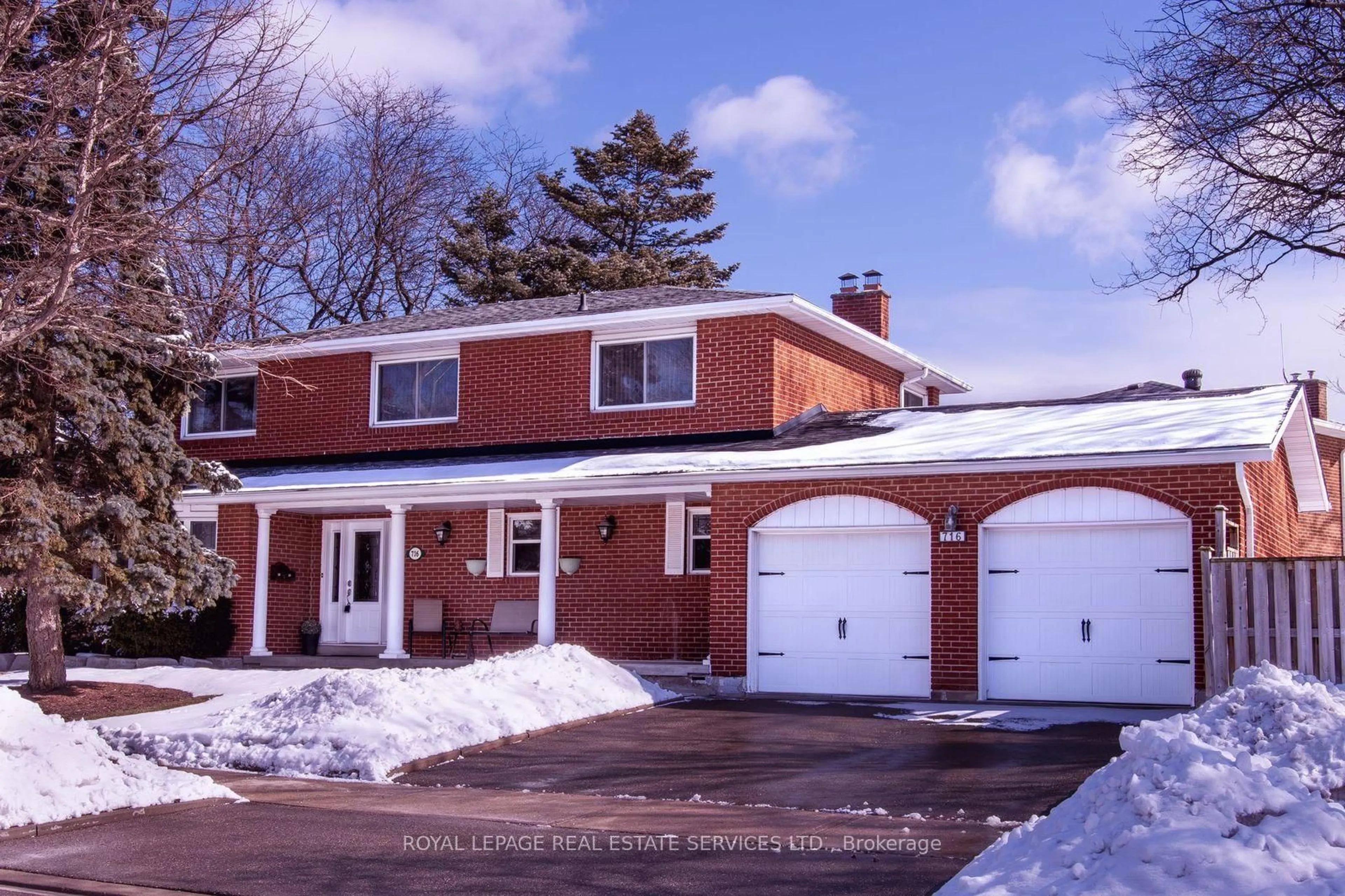 Home with brick exterior material, street for 716 Cameron Crt, Mississauga Ontario L5C 3B9