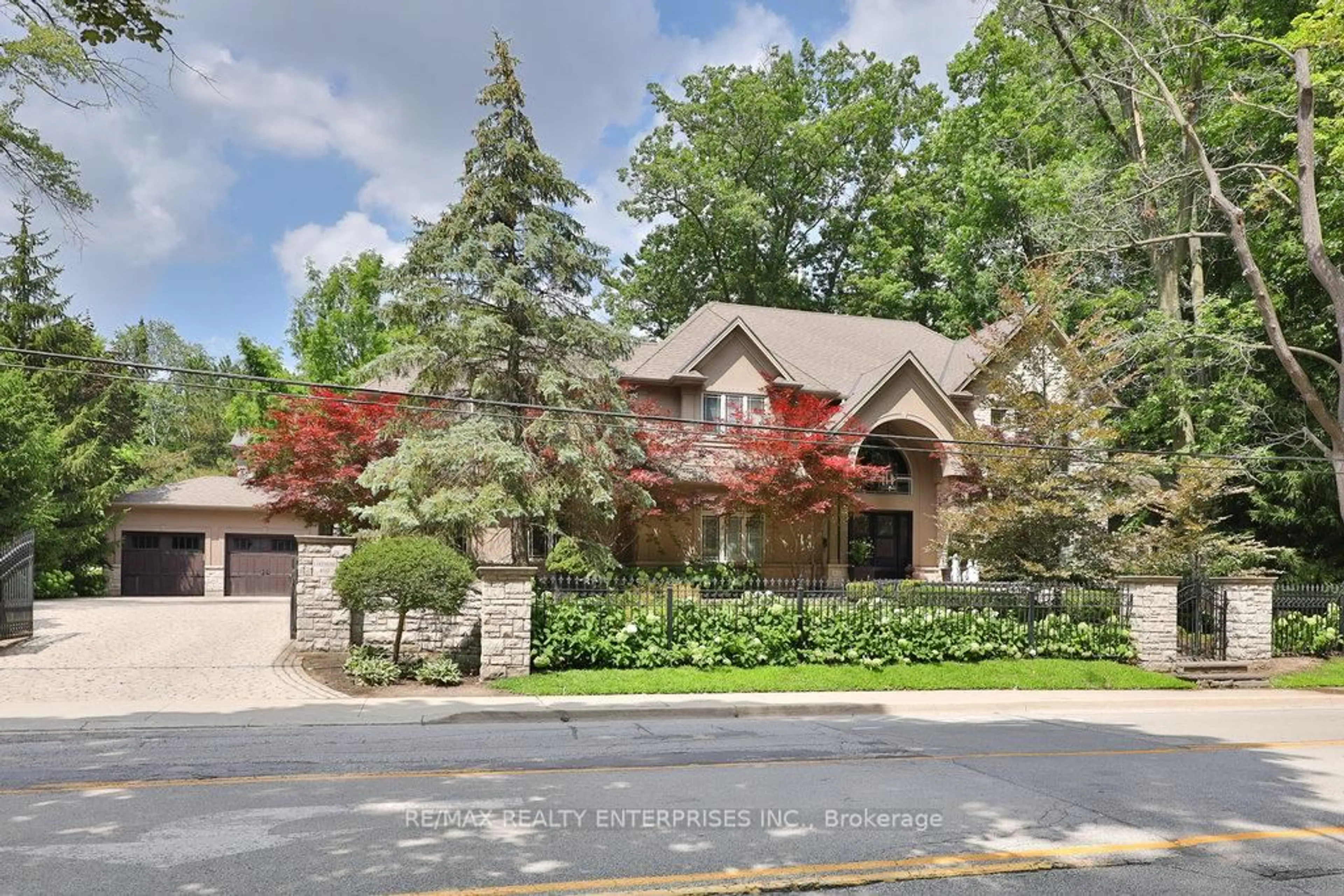 Home with brick exterior material, street for 5047 Lakeshore Rd, Burlington Ontario L7L 1B7