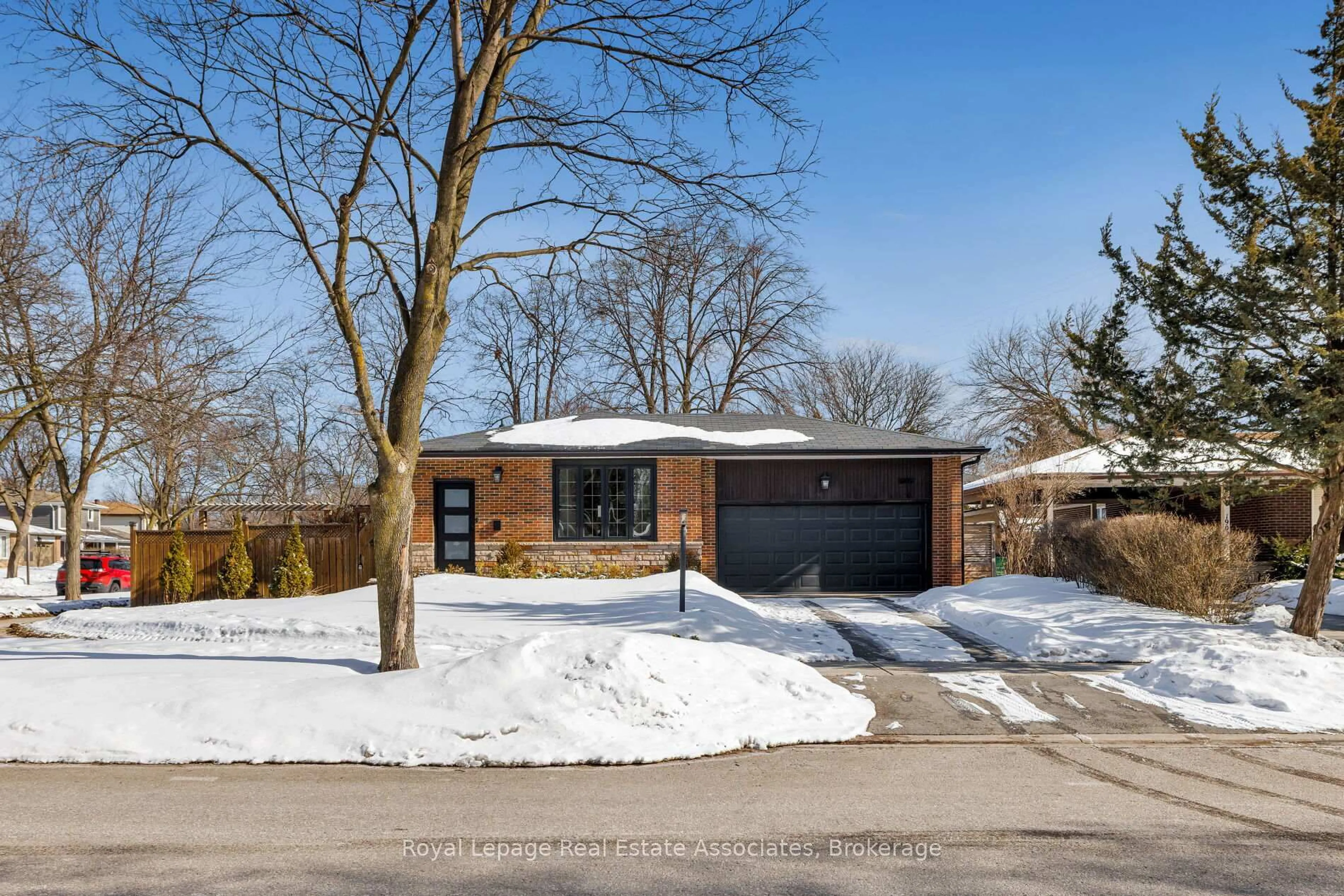Home with brick exterior material, street for 1898 Barsuda Dr, Mississauga Ontario L5J 1V5