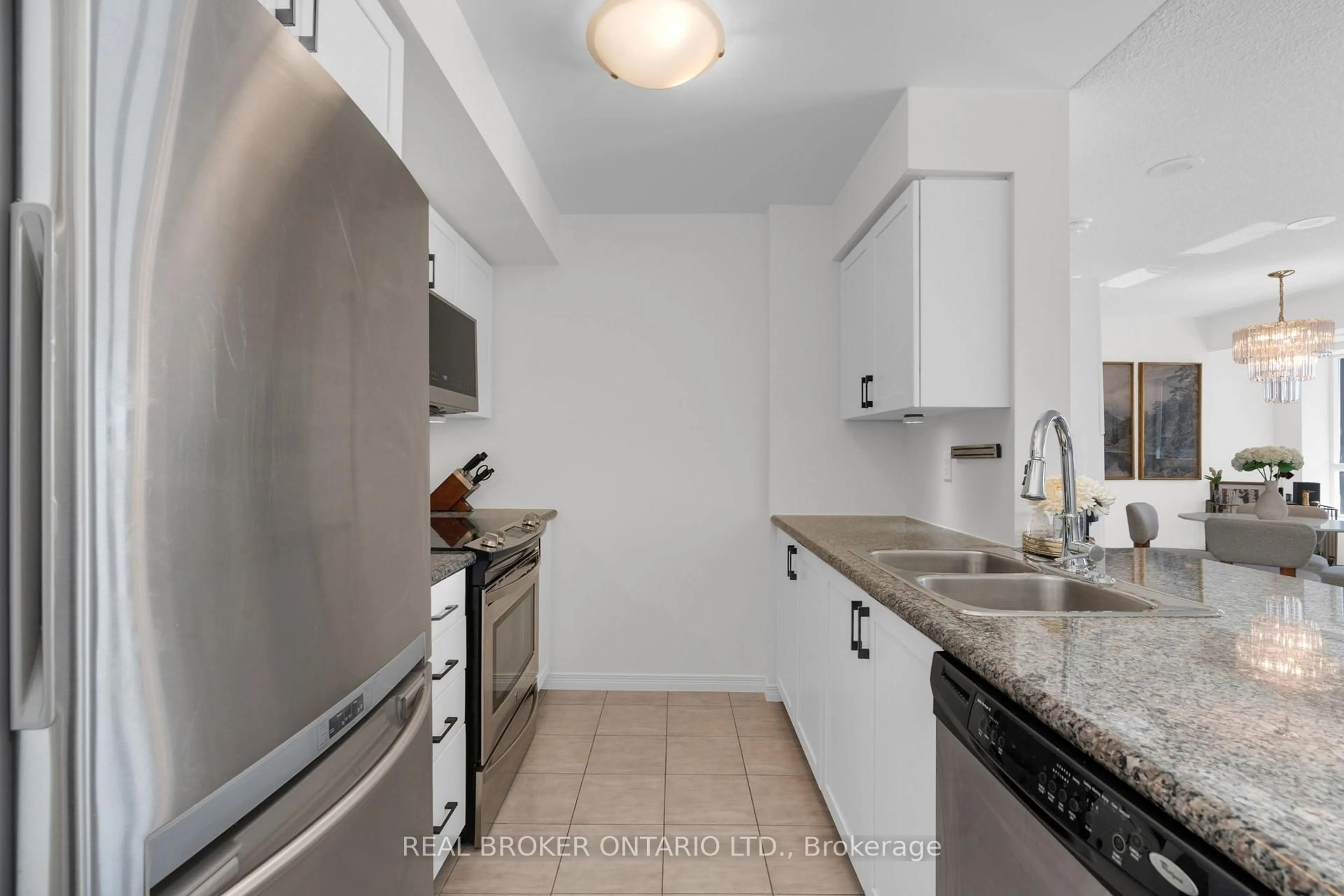 Standard kitchen, unknown for 60 Heintzman St #1321, Toronto Ontario M6P 5A1