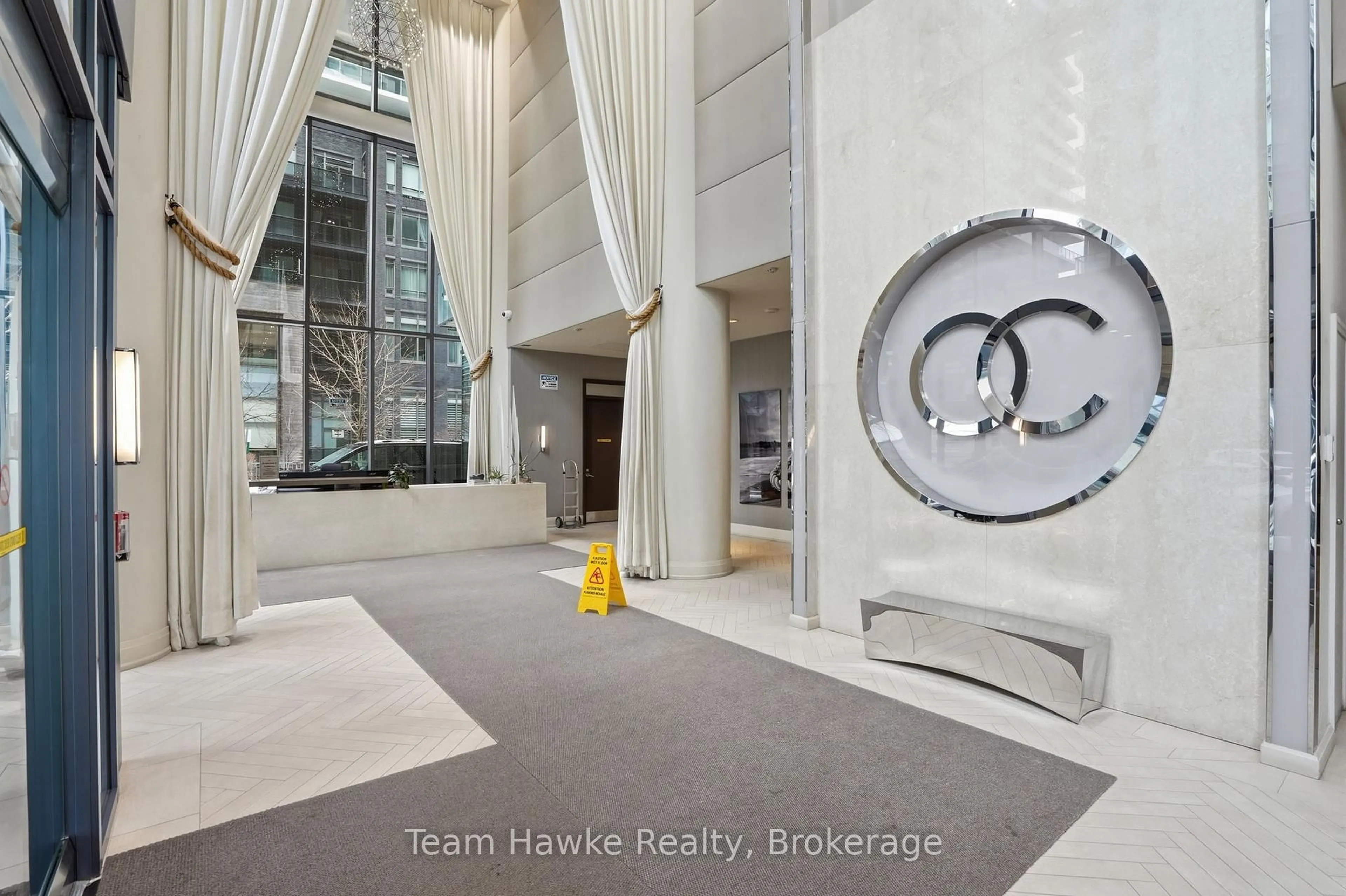 Indoor foyer for 59 Annie Craig Dr #2206, Toronto Ontario M8V 0C4