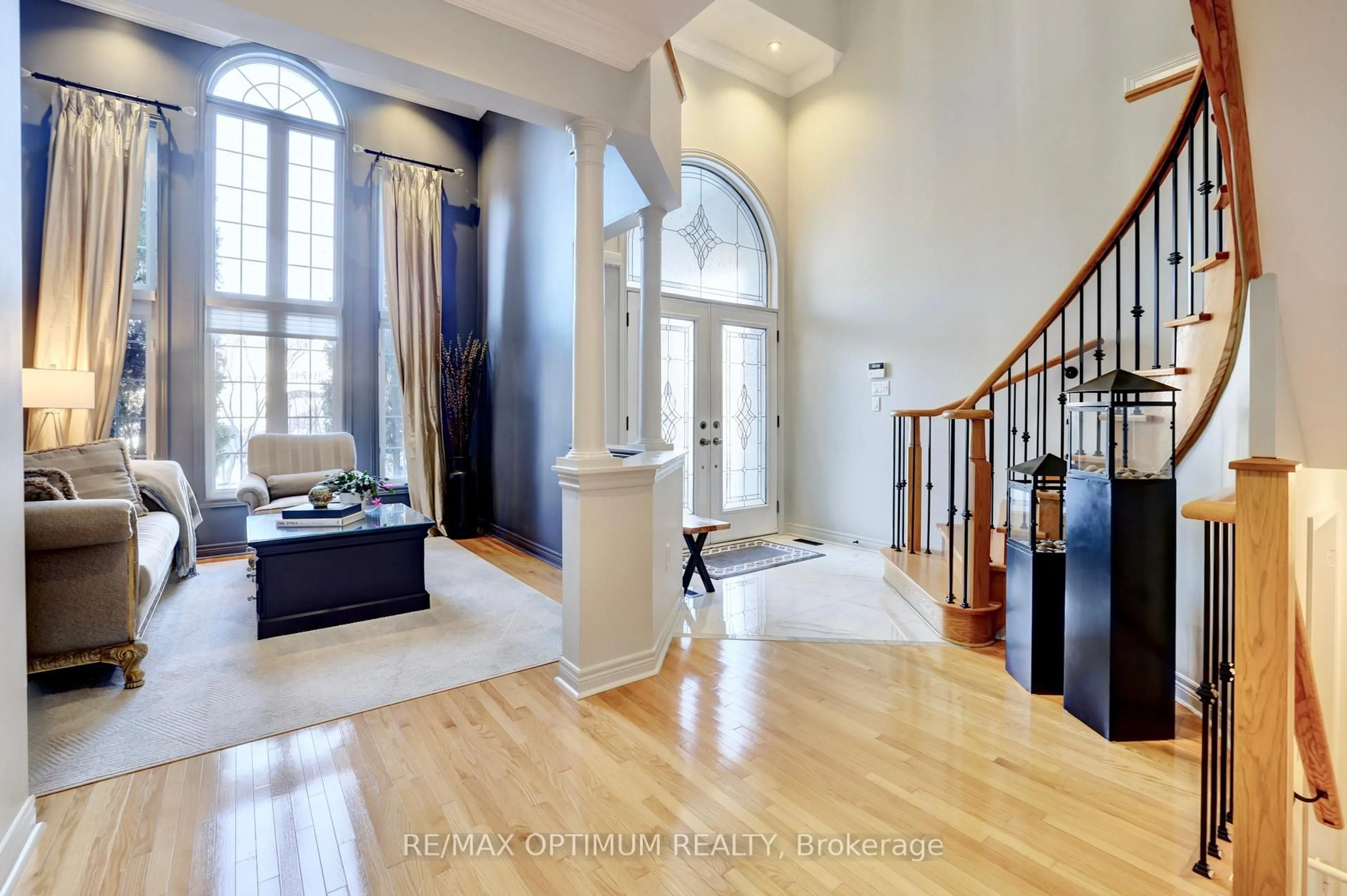 Indoor entryway for 84 Nova Scotia Rd, Brampton Ontario L6Y 5K1