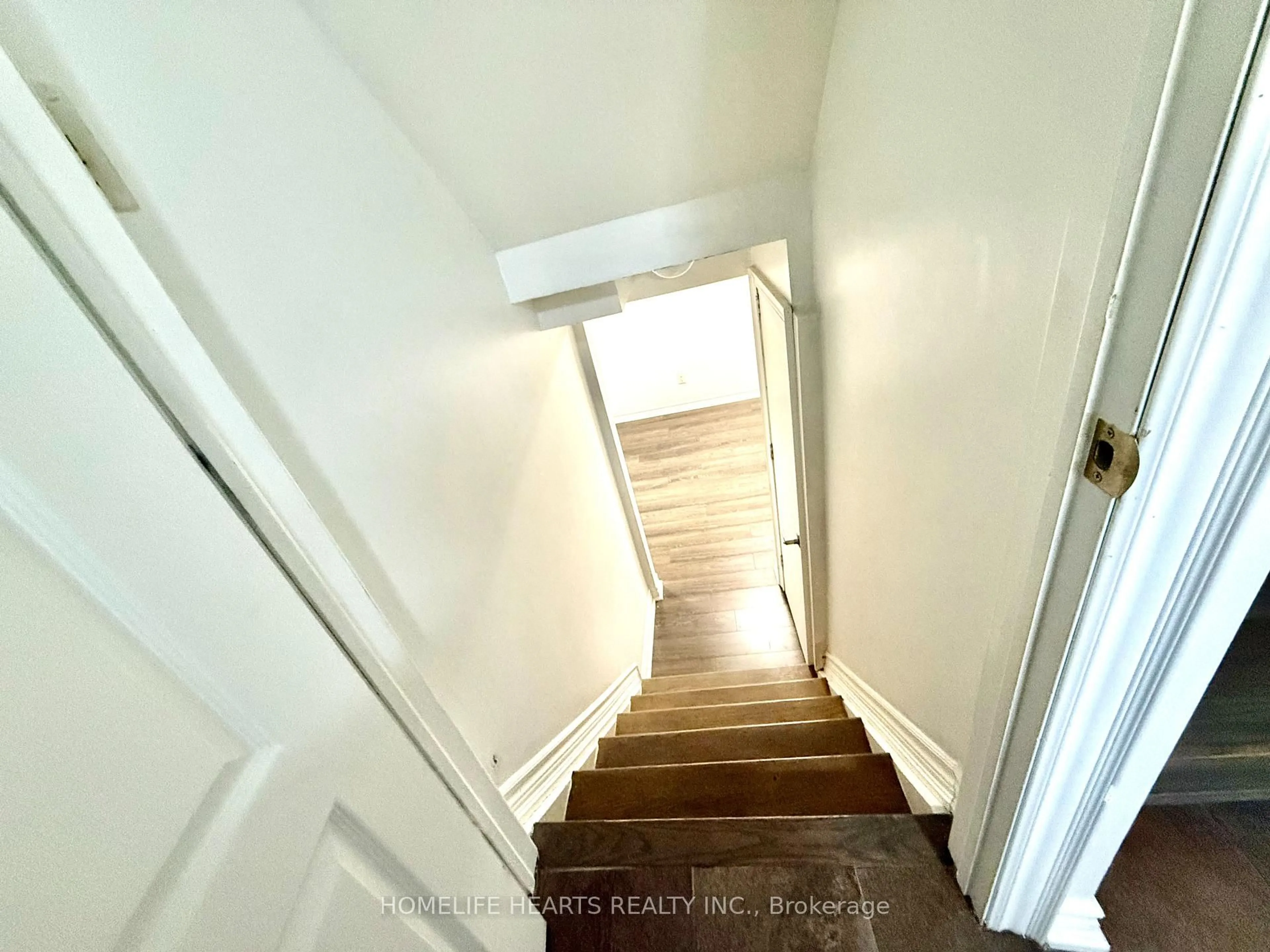Stairs for 235 Bronte St #30, Milton Ontario L9T 3V8