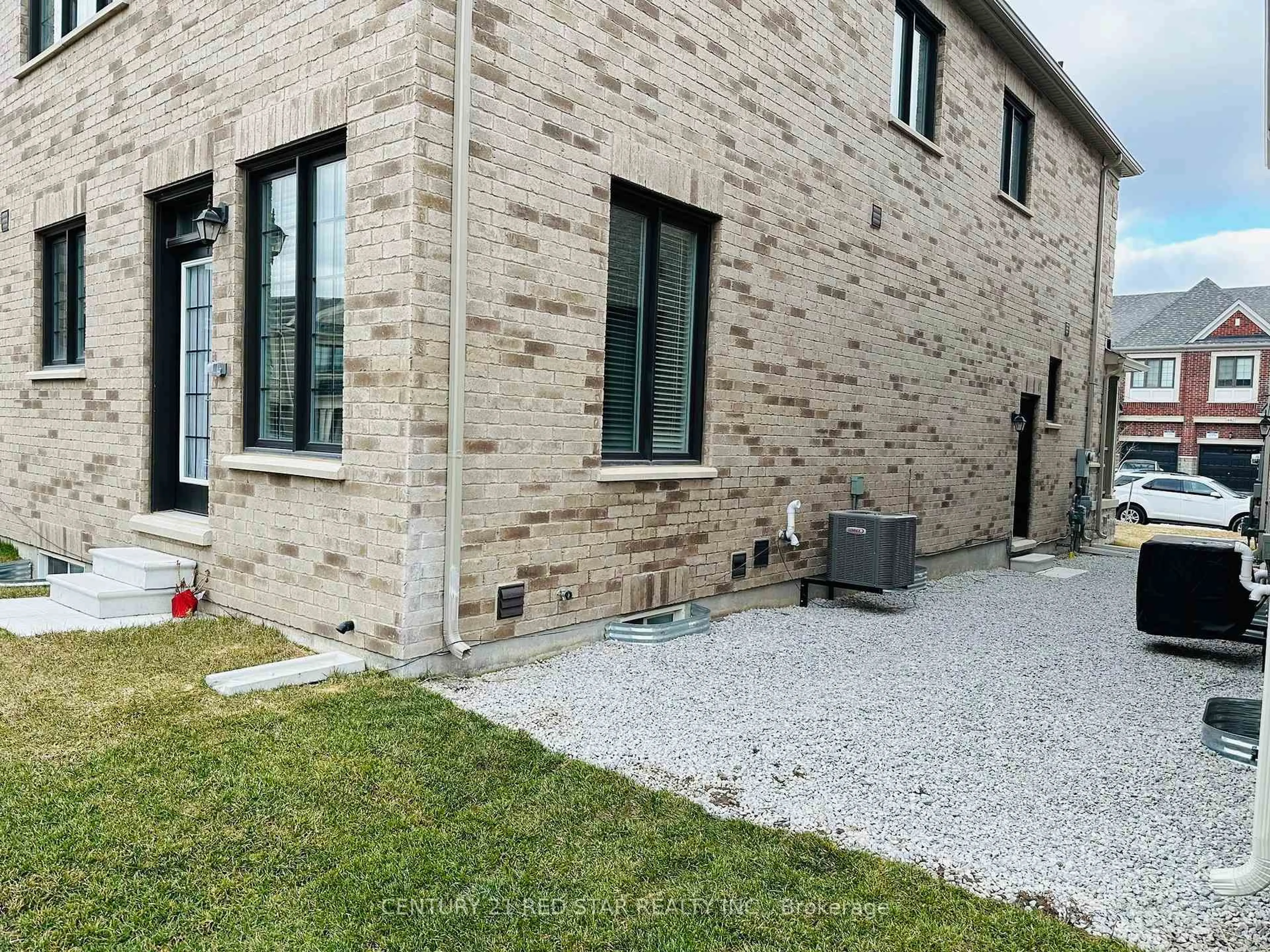 Unknown for 441 Bergamot Ave, Milton Ontario L9E 1T9