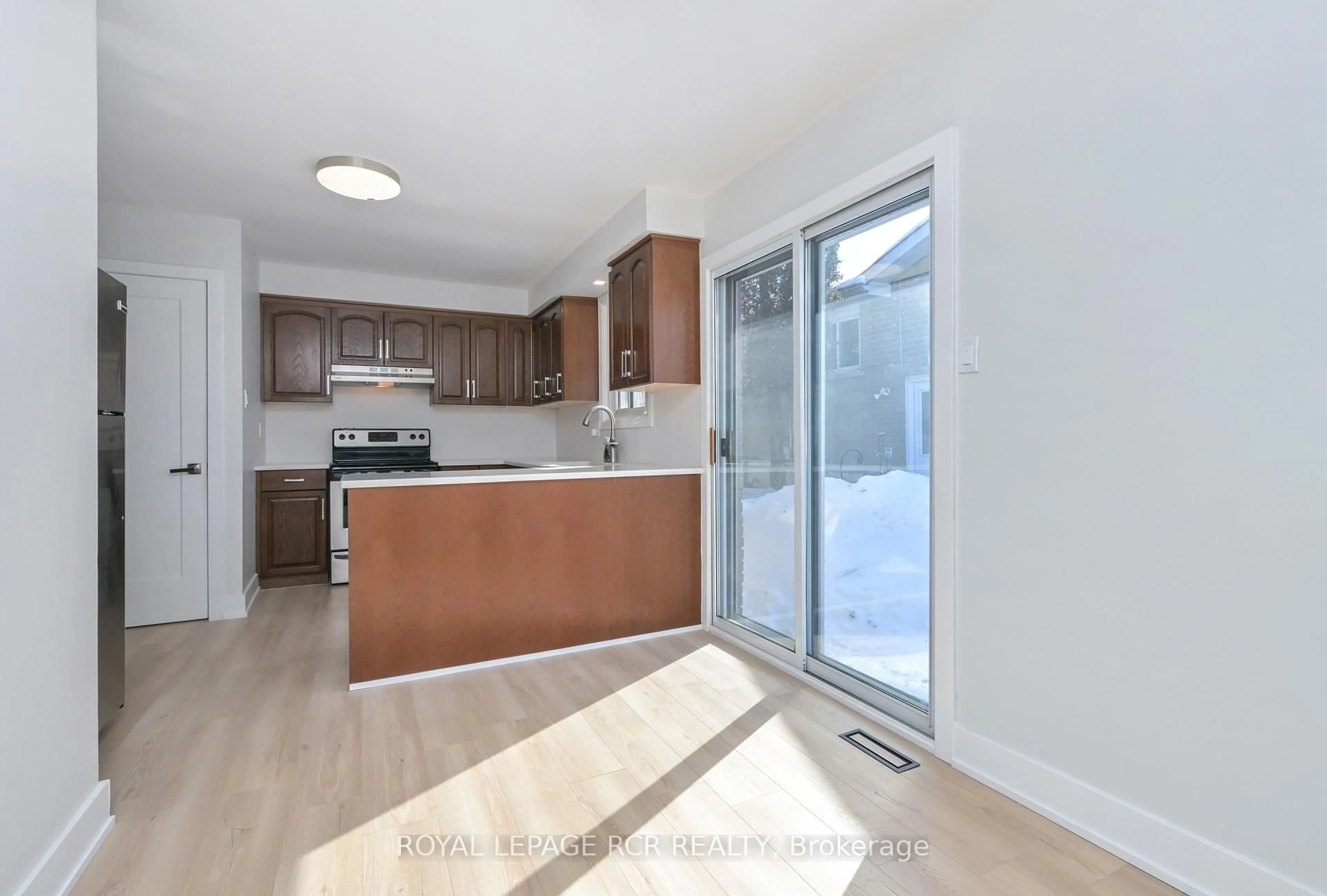 Open concept kitchen, unknown for 106 Burbank Cres, Orangeville Ontario L9W 3E7