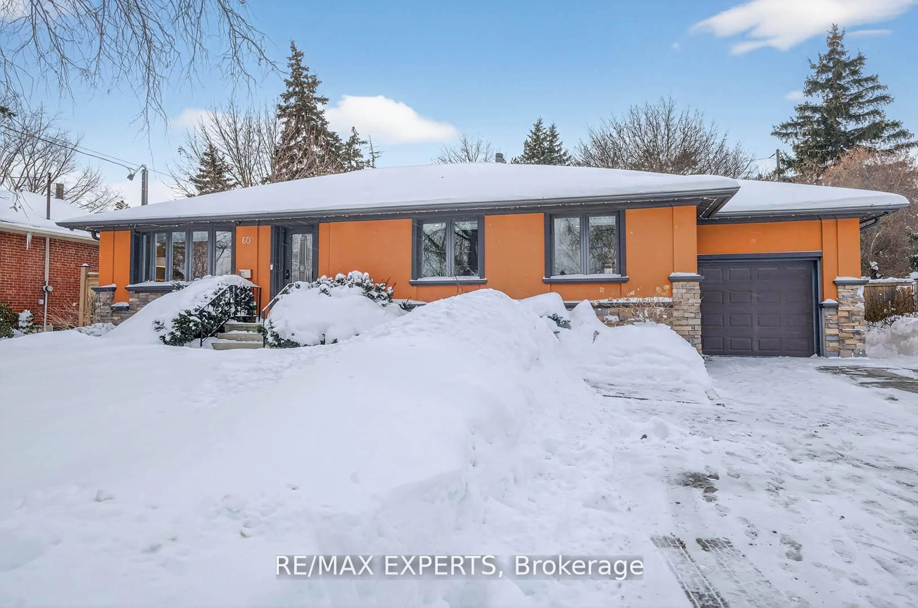 Unknown for 60 Suburban Dr, Mississauga Ontario L5N 1G9