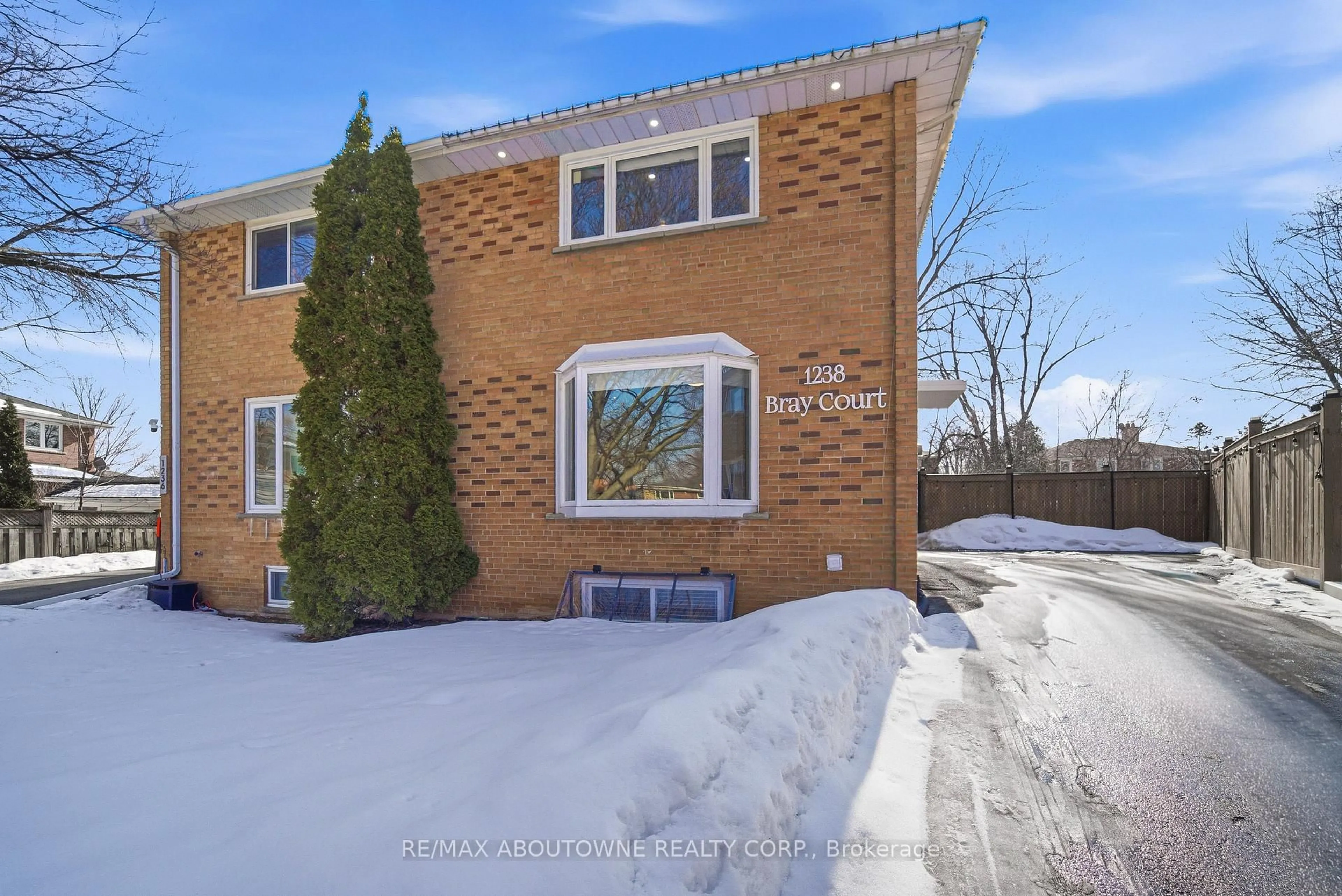 Home with brick exterior material, street for 1238 Bray Crt, Mississauga Ontario L5J 3S5