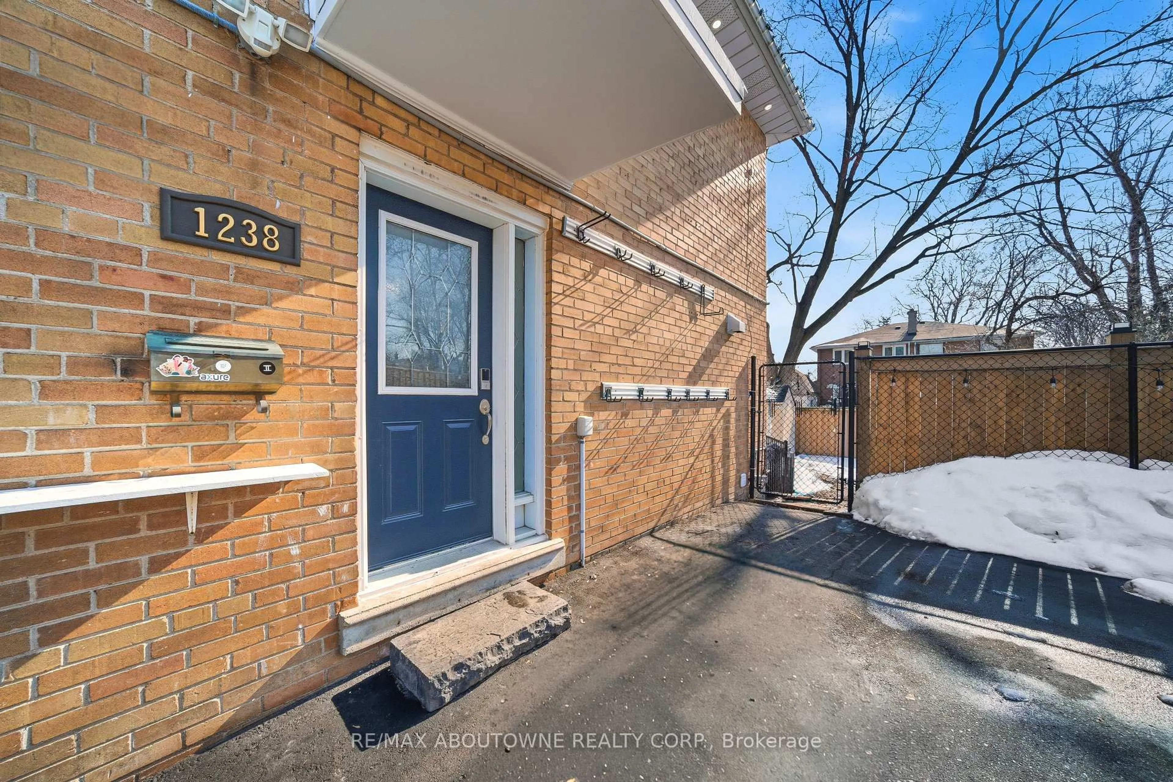 Unknown for 1238 Bray Crt, Mississauga Ontario L5J 3S5