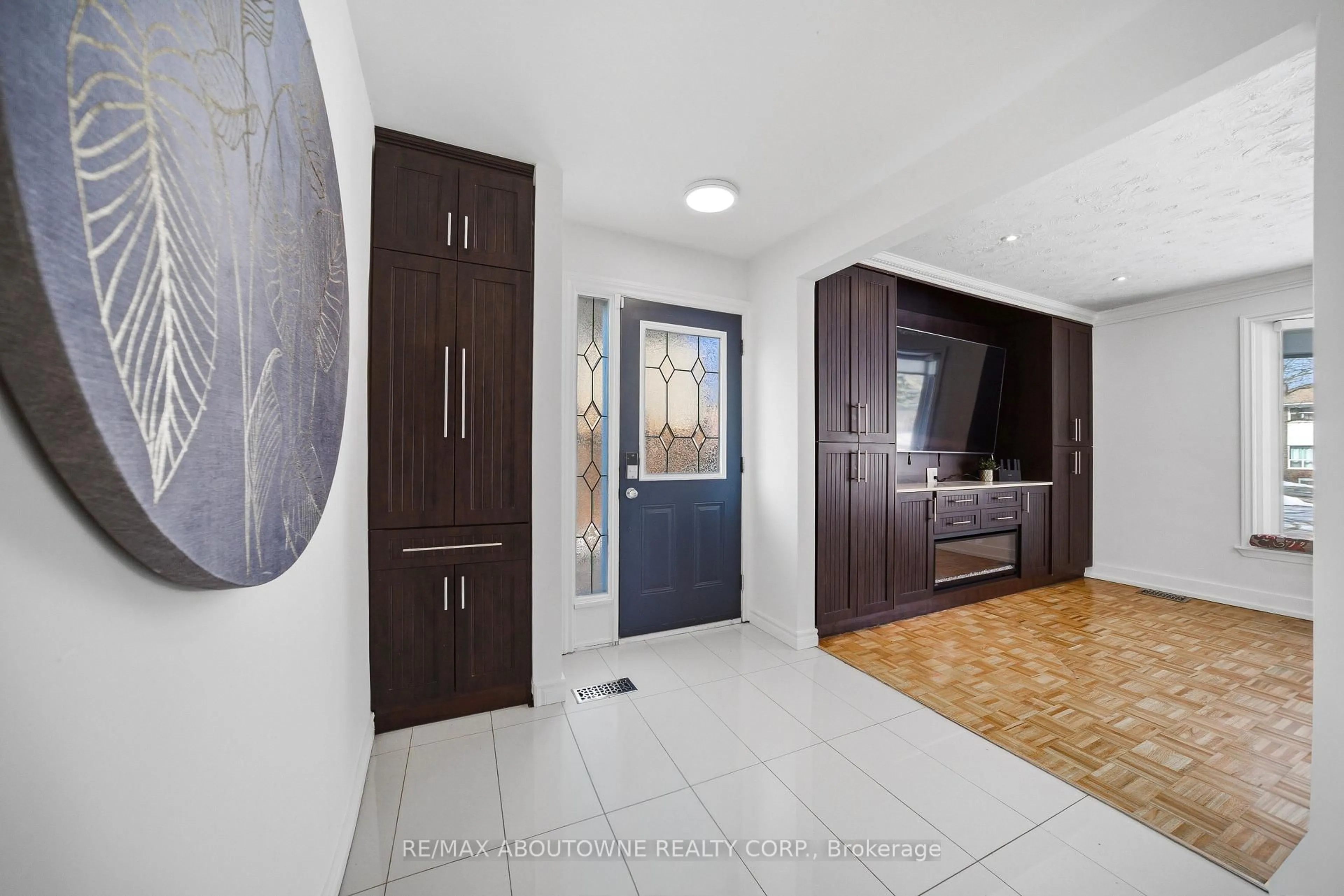 Indoor entryway for 1238 Bray Crt, Mississauga Ontario L5J 3S5