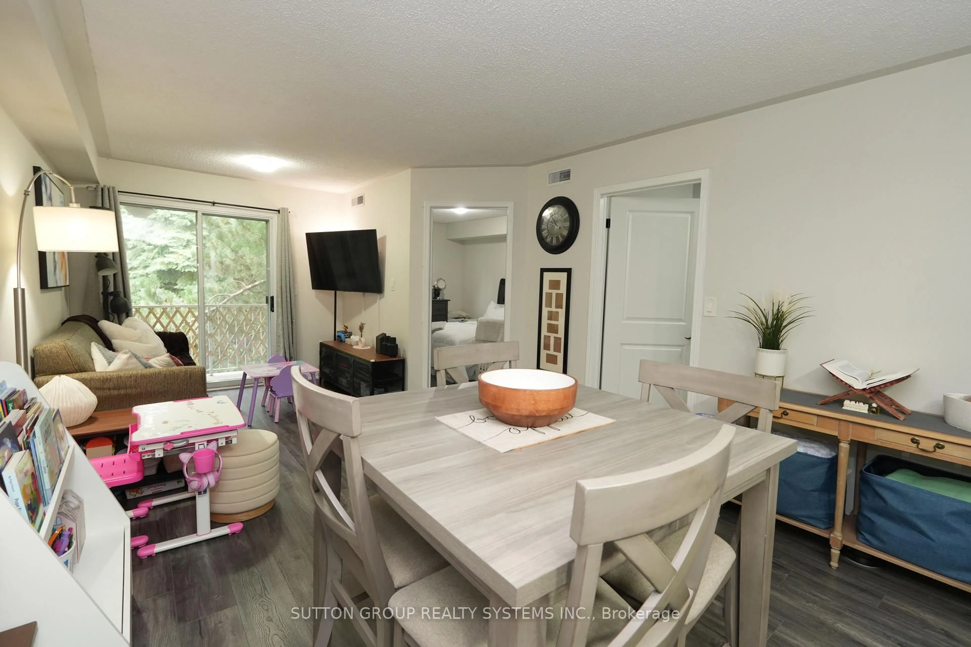 A pic of a room for 103 Bristol Rd #183, Mississauga Ontario L4Z 3P6