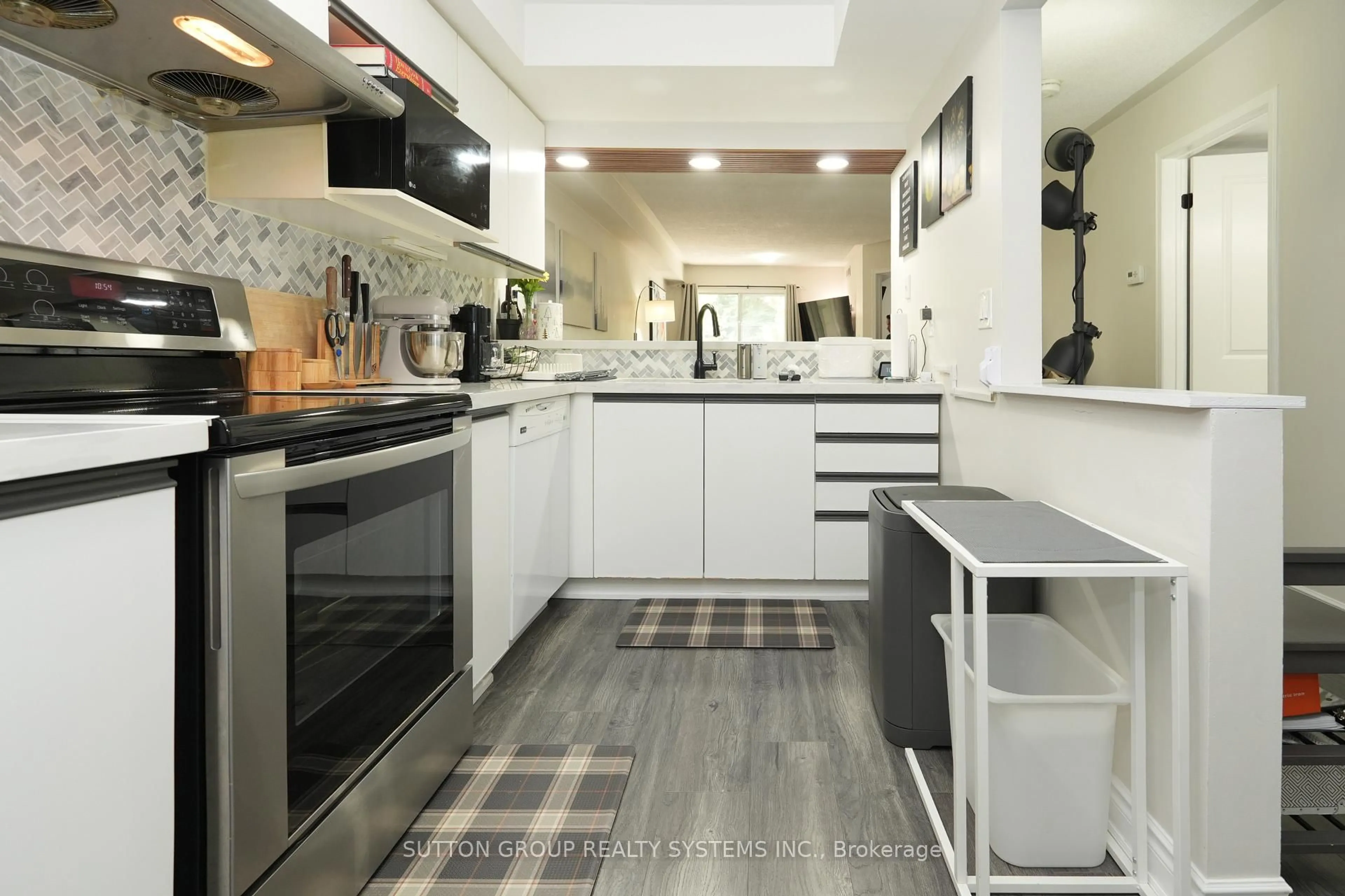 Contemporary kitchen, ceramic/tile floor for 103 Bristol Rd #183, Mississauga Ontario L4Z 3P6