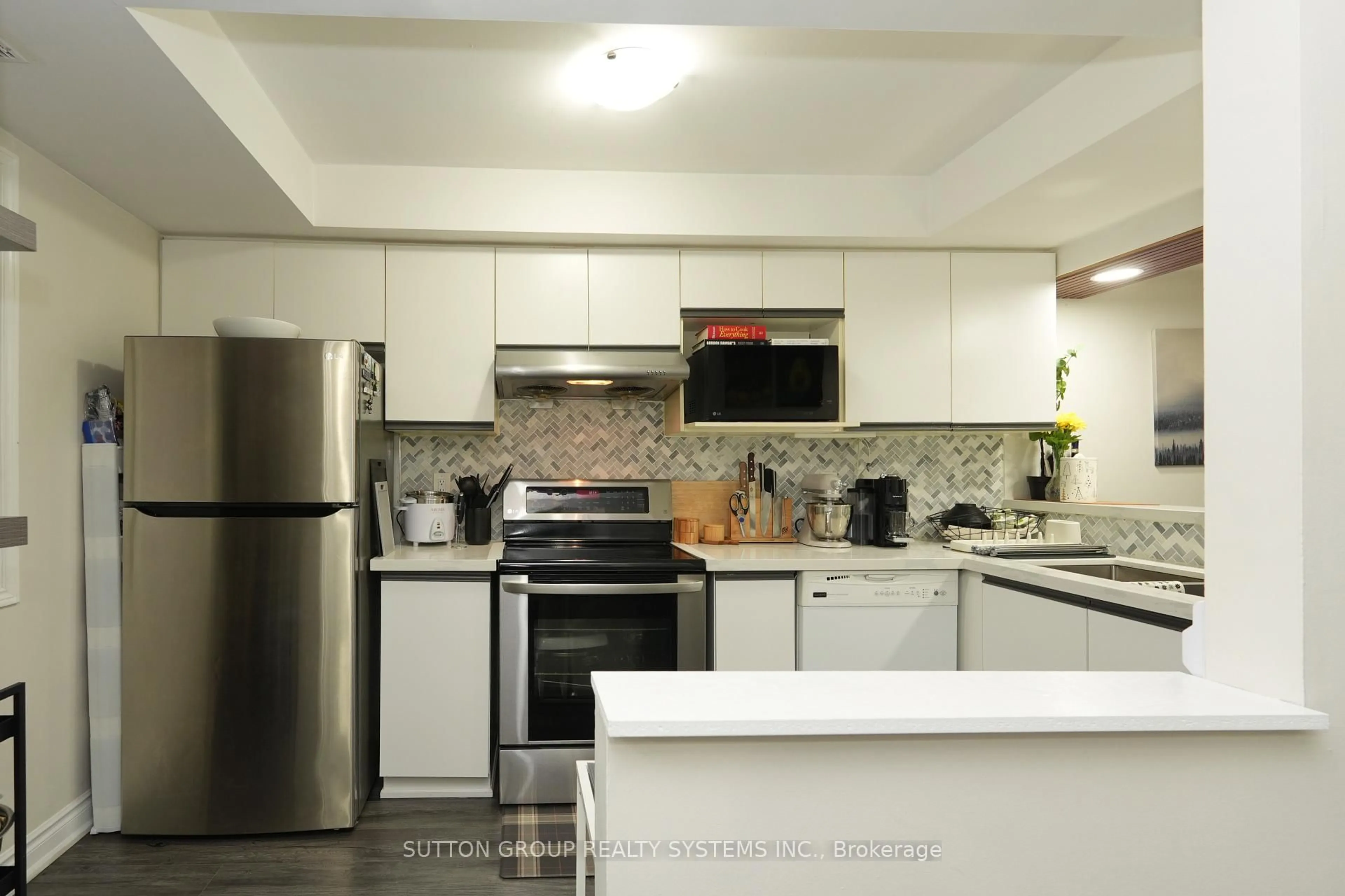 Standard kitchen, unknown for 103 Bristol Rd #183, Mississauga Ontario L4Z 3P6