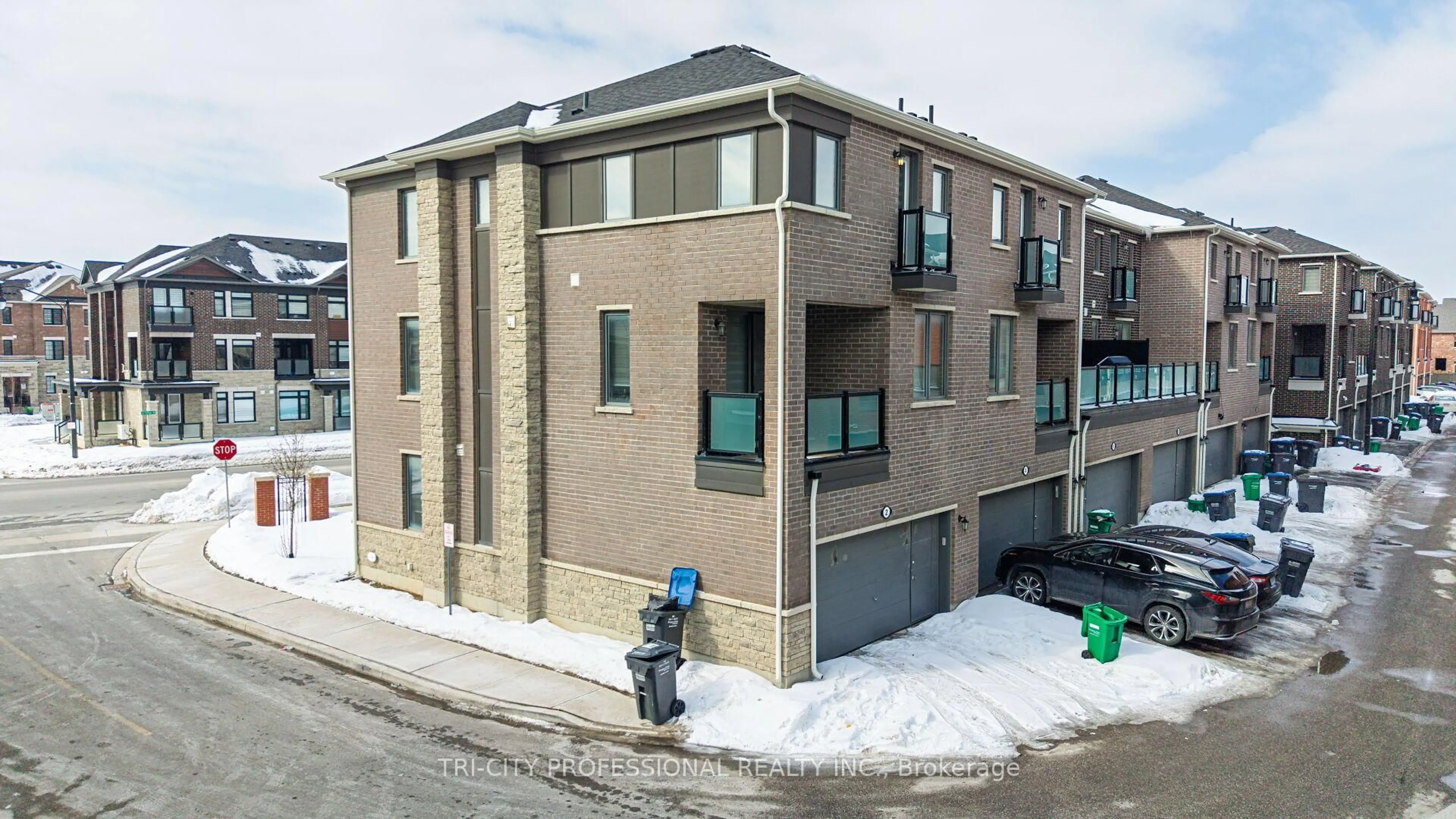 A pic from outside/outdoor area/front of a property/back of a property/a pic from drone, unknown for 2 Summer Wind Lane, Brampton Ontario L7A 0B6