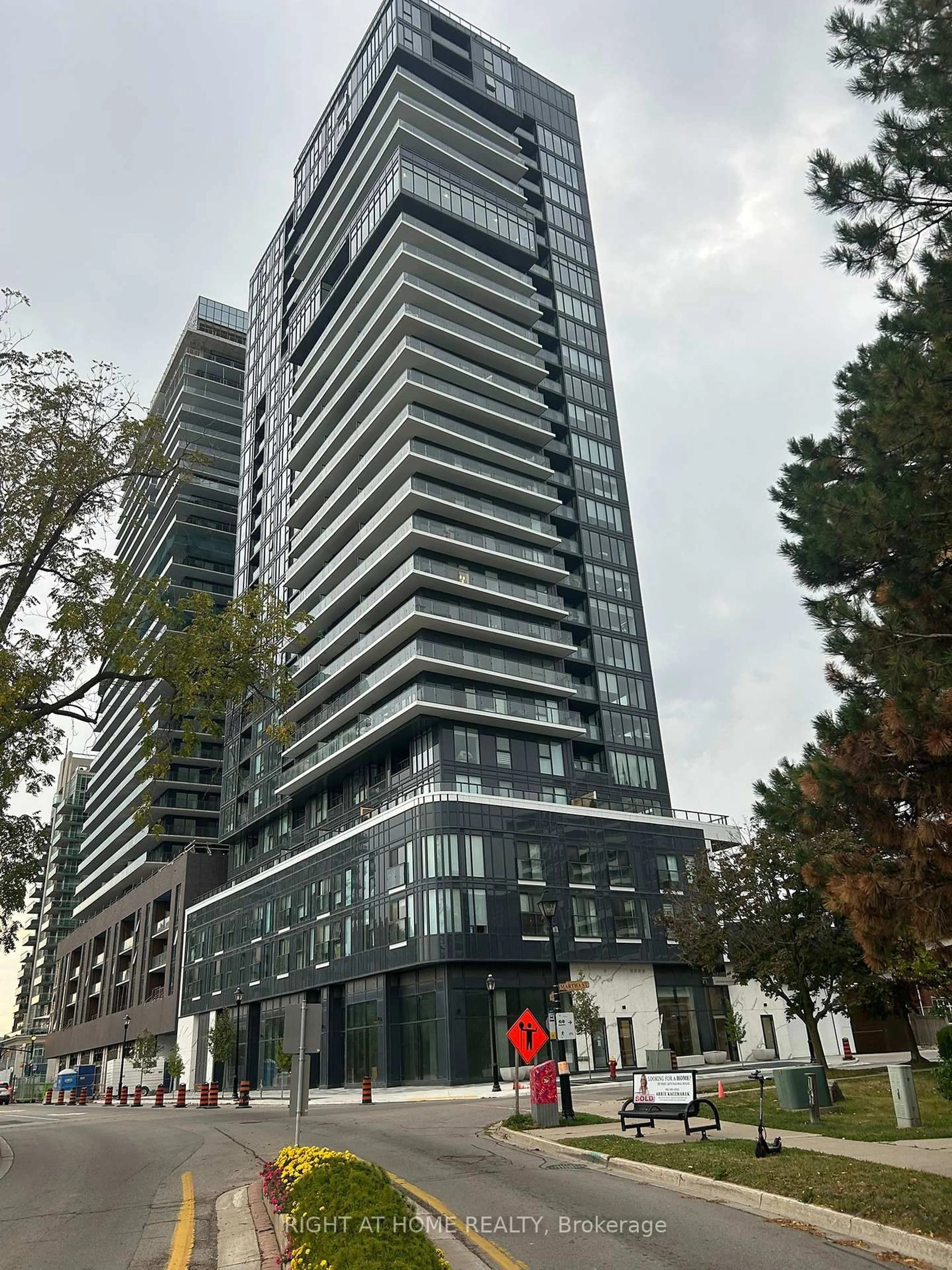 Unknown for 370 Martha St #1902, Burlington Ontario L7R 0G9