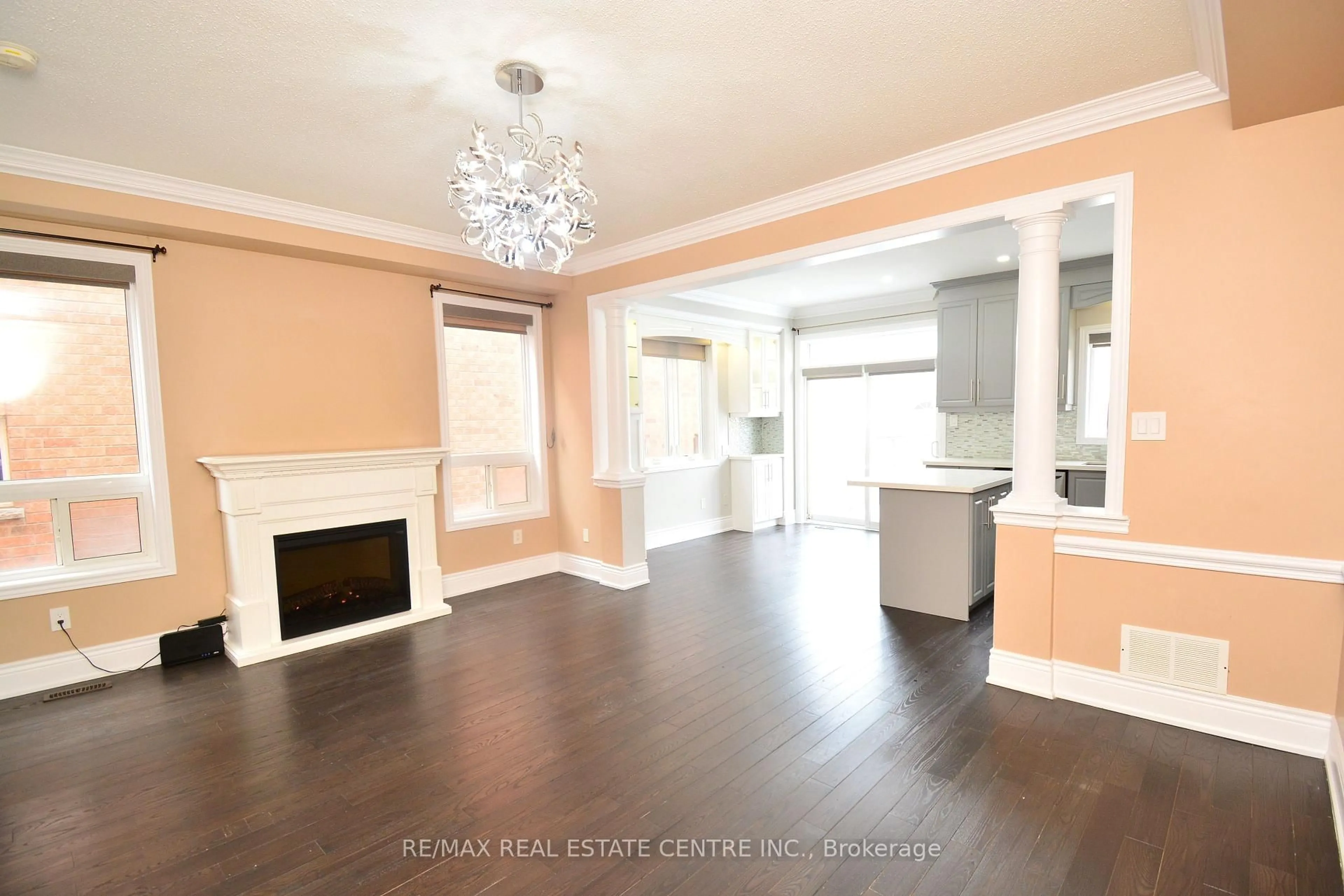 Open concept kitchen, unknown for 94 Seahorse Ave, Brampton Ontario L6V 4N8