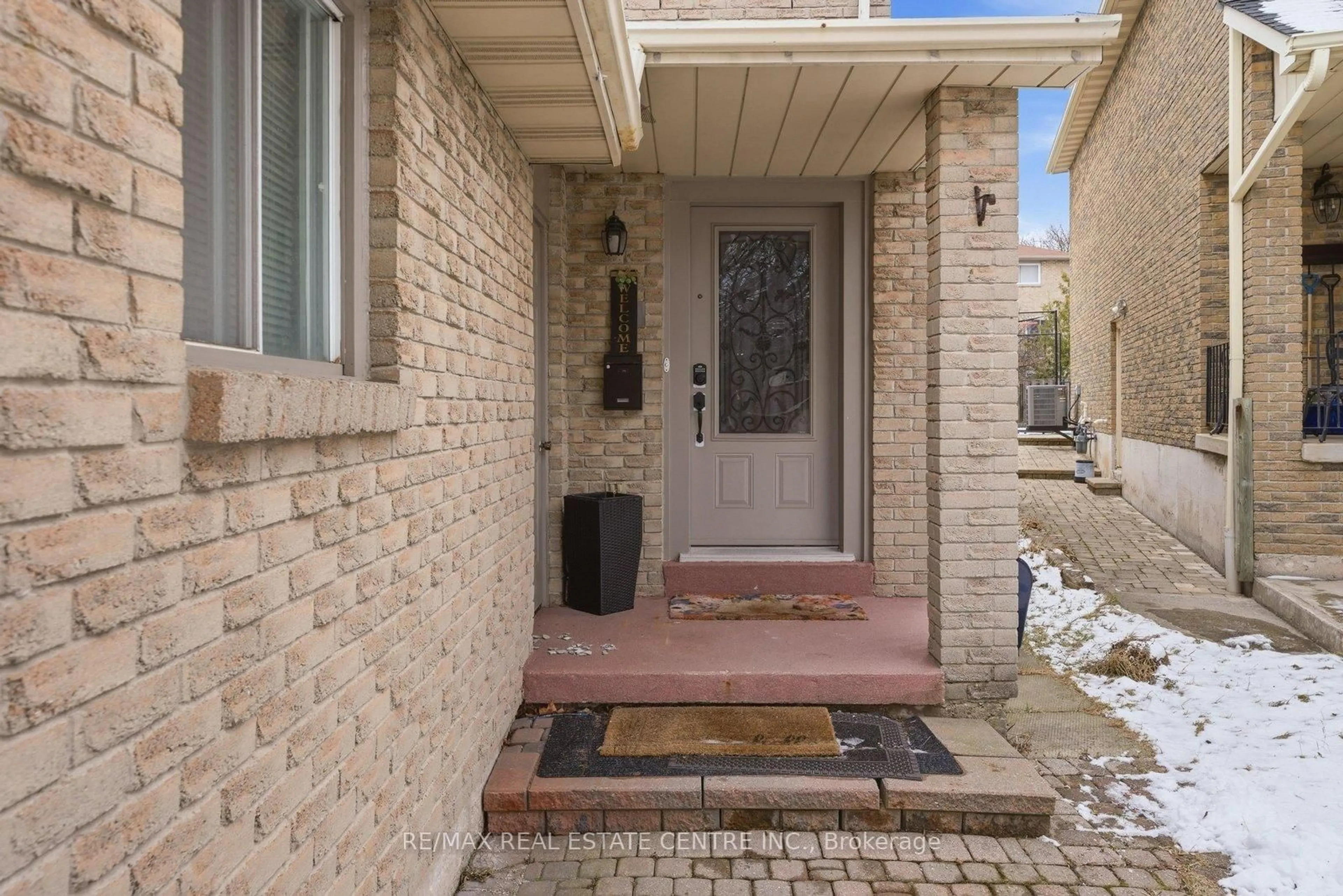 Indoor entryway for 4168 Powderhorn Cres, Mississauga Ontario L5L 3B9