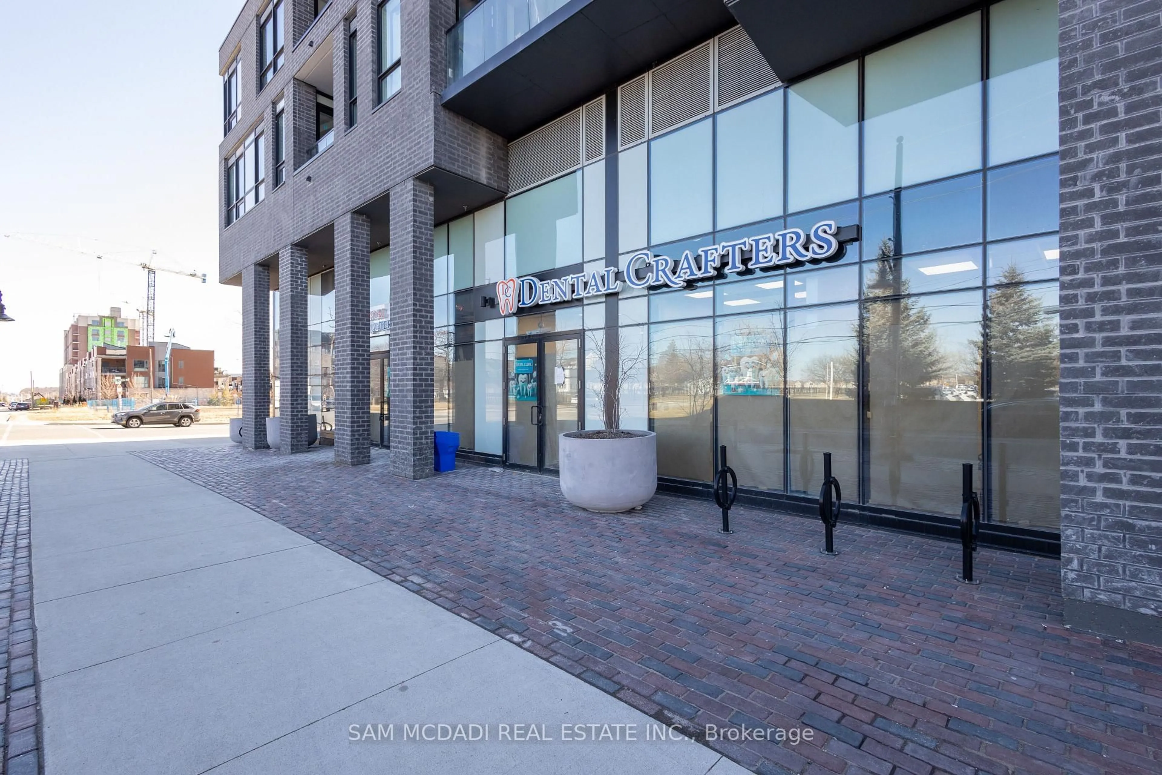 Indoor foyer for 3005 Pine Glen Rd #703, Oakville Ontario L6M 5P5