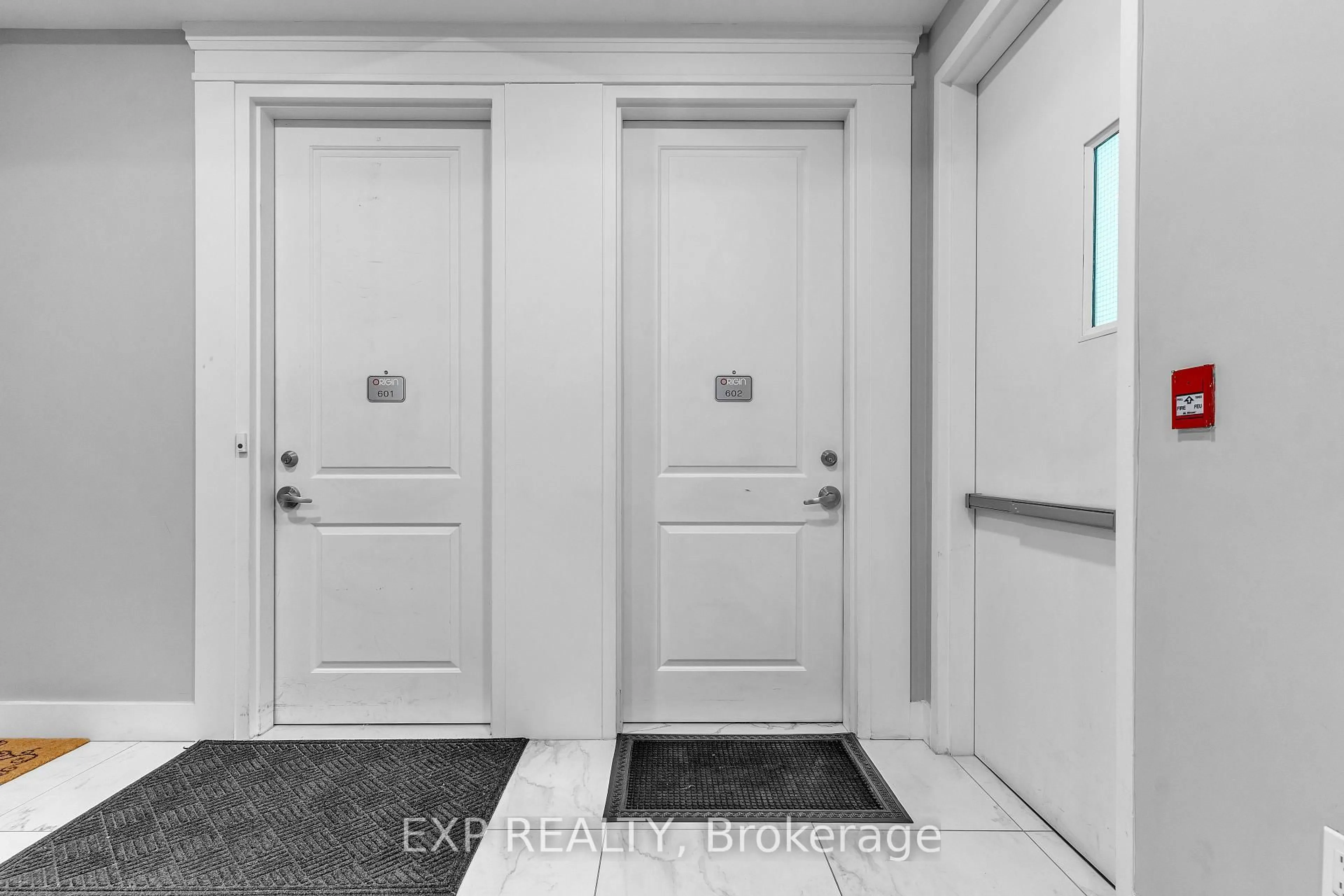 Indoor entryway for 640 Sauve St #602, Milton Ontario L9T 9A7