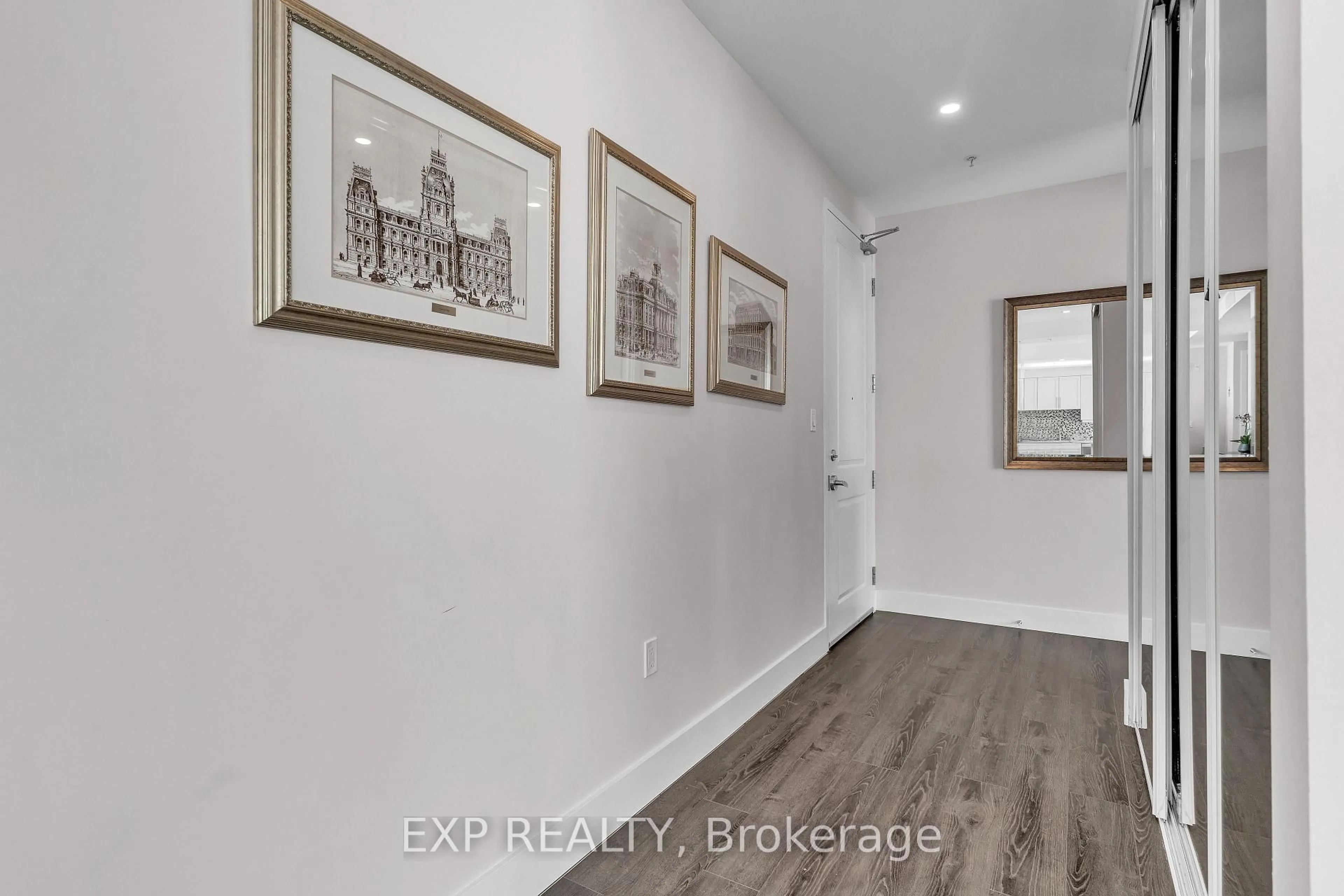 Indoor entryway for 640 Sauve St #602, Milton Ontario L9T 9A7