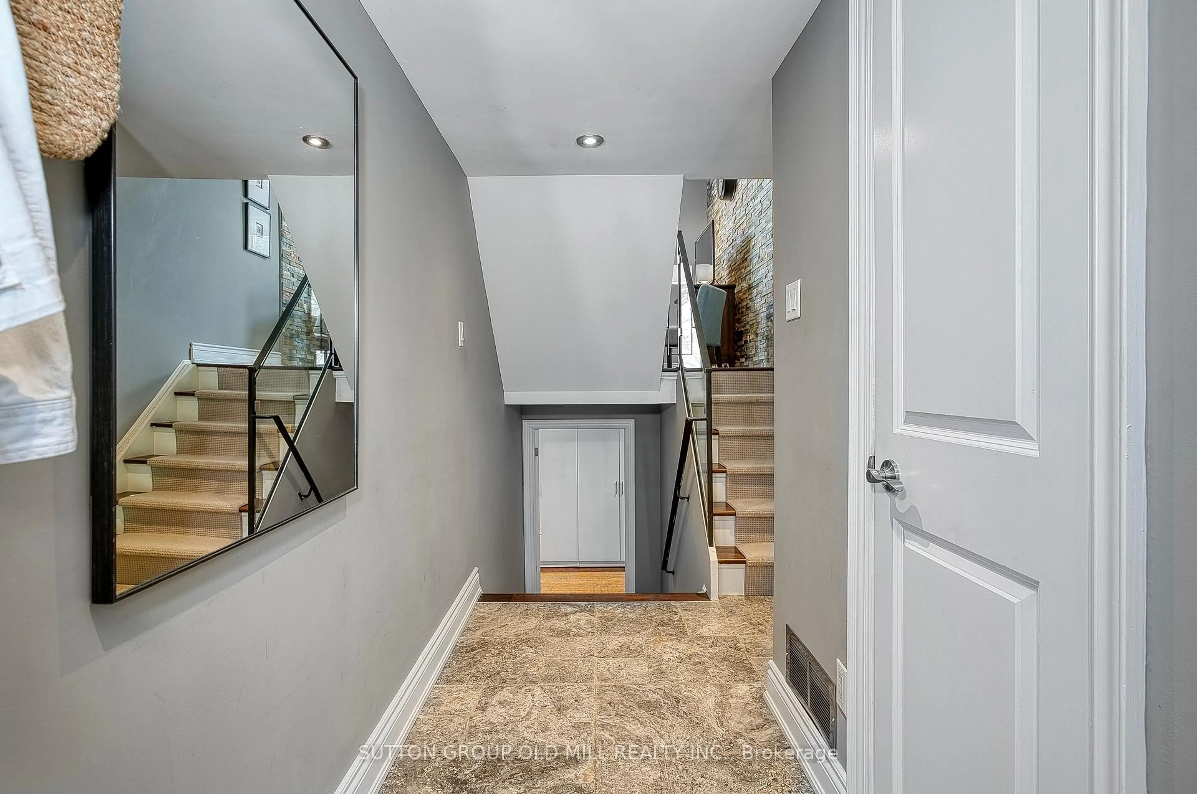 Unknown for 4 Bradbrook Rd #1, Toronto Ontario M8Z 5V3