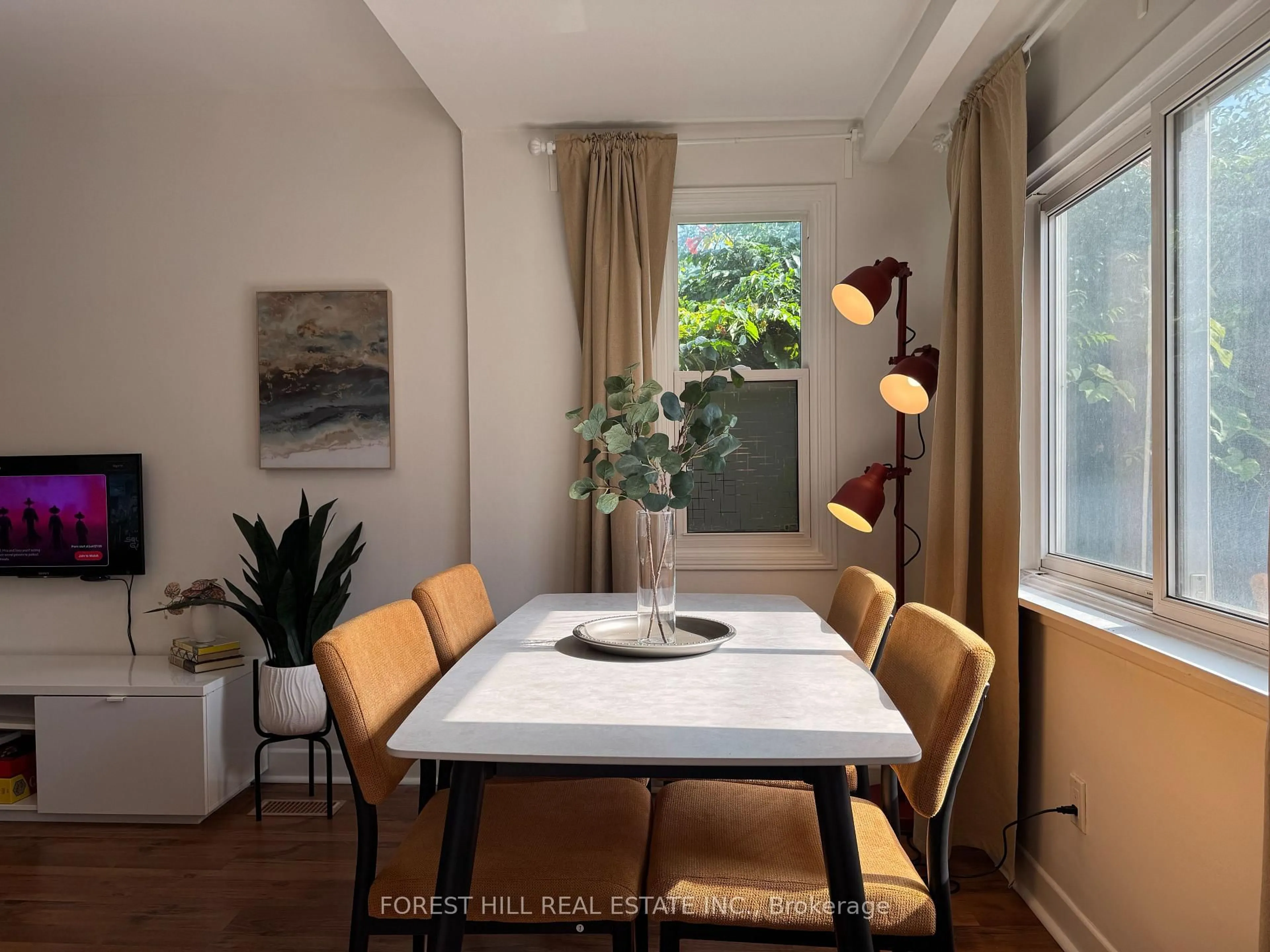 Dining room, unknown for 325 Westmoreland Ave, Toronto Ontario M6H 3A6