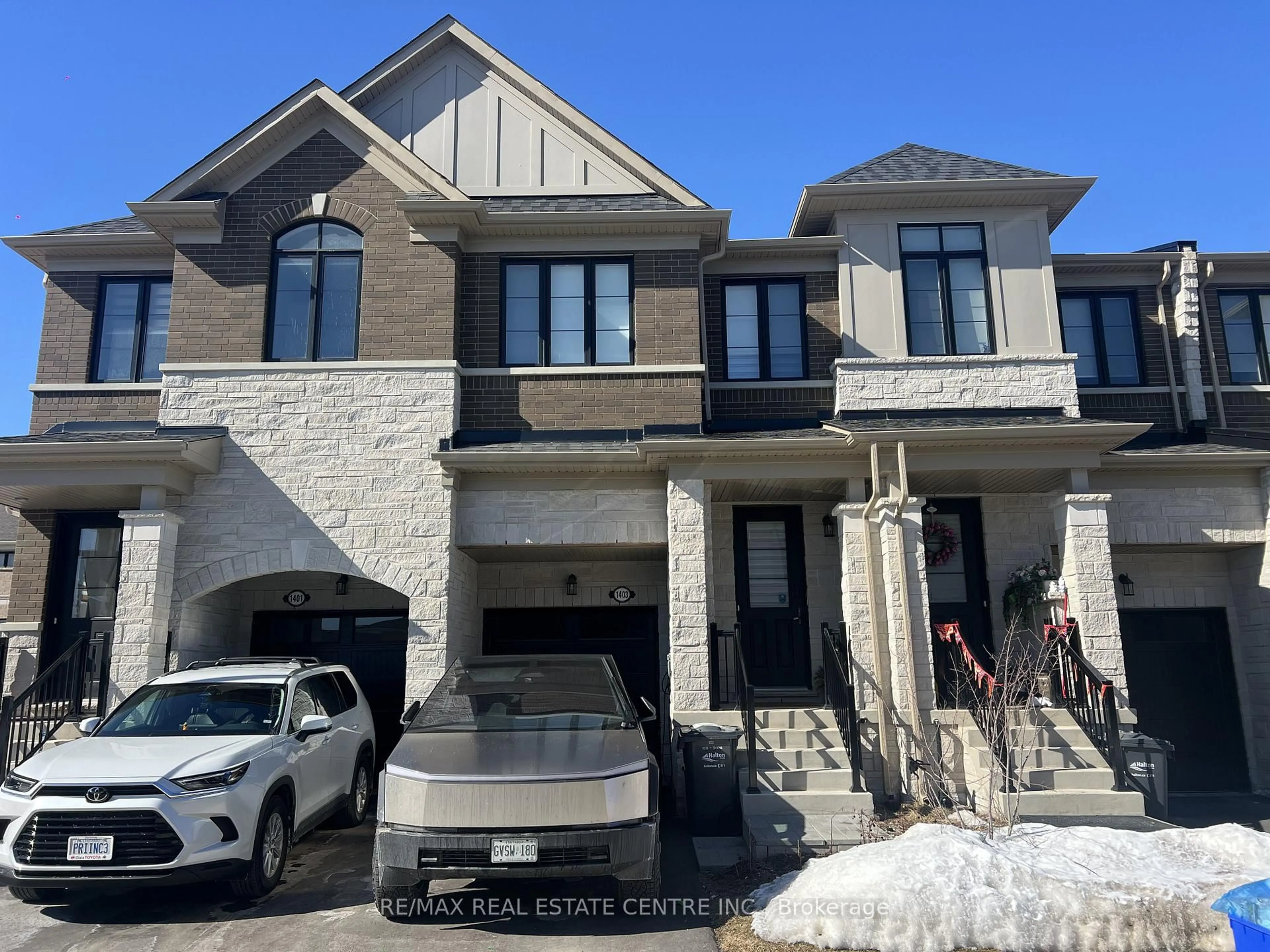 Home with brick exterior material, street for 1403 Oakmont Common, Burlington Ontario L7P 0V8