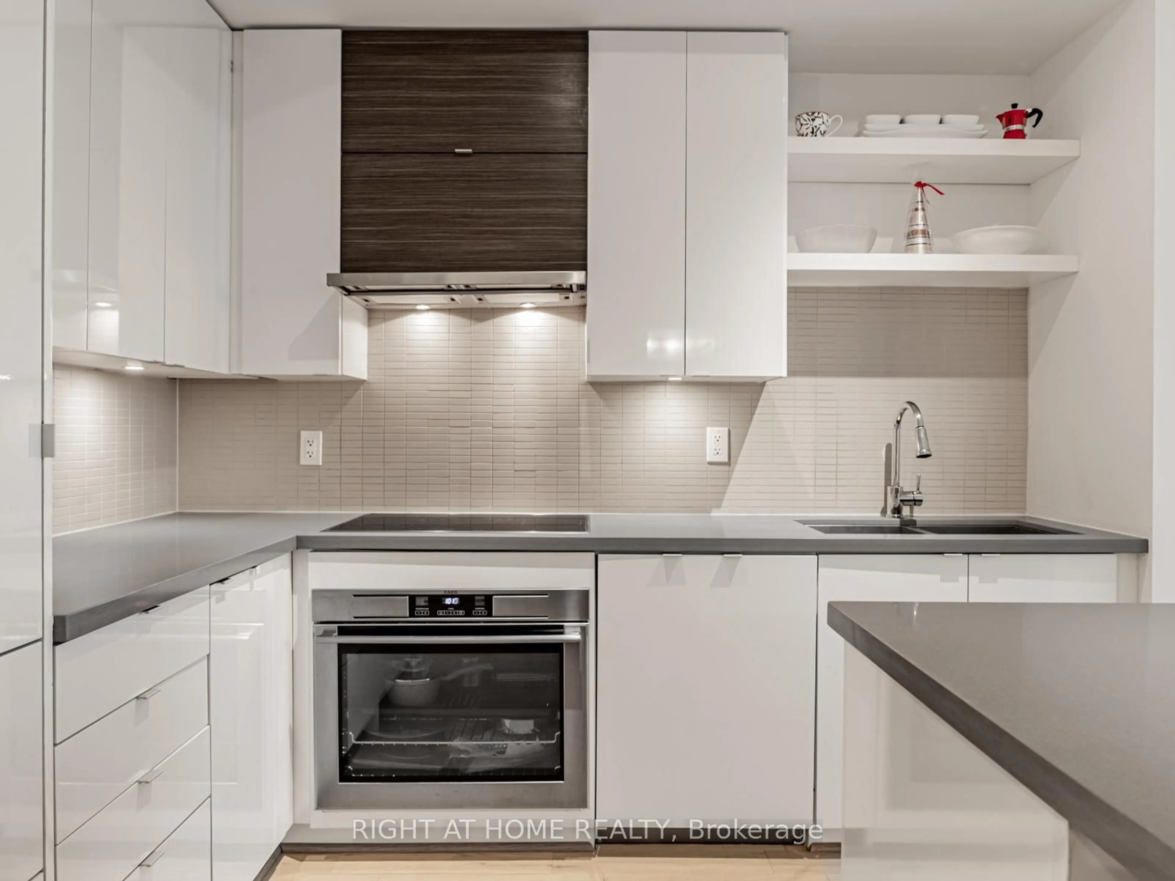 Contemporary kitchen, ceramic/tile floor for 59 ANNIE CRAIG Dr #3507, Toronto Ontario M8V 0C4