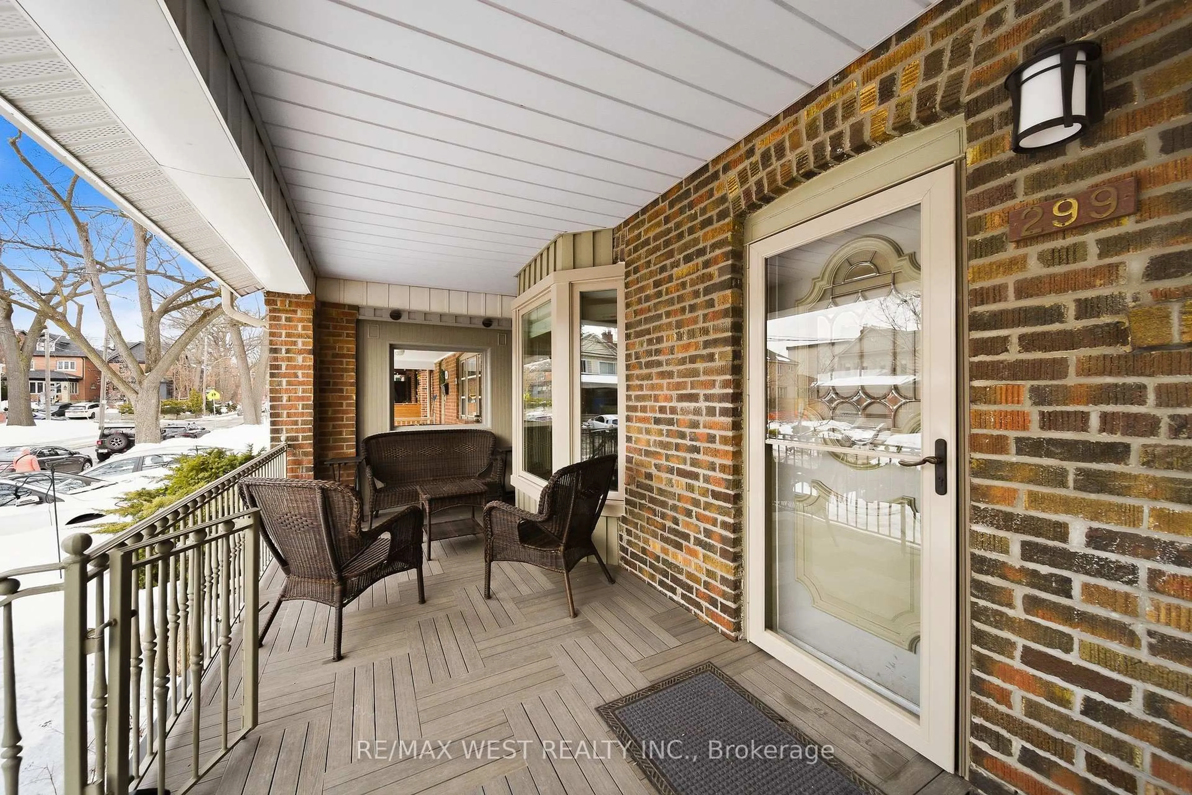 Patio, street for 299 Armadale Ave, Toronto Ontario M6S 3X5