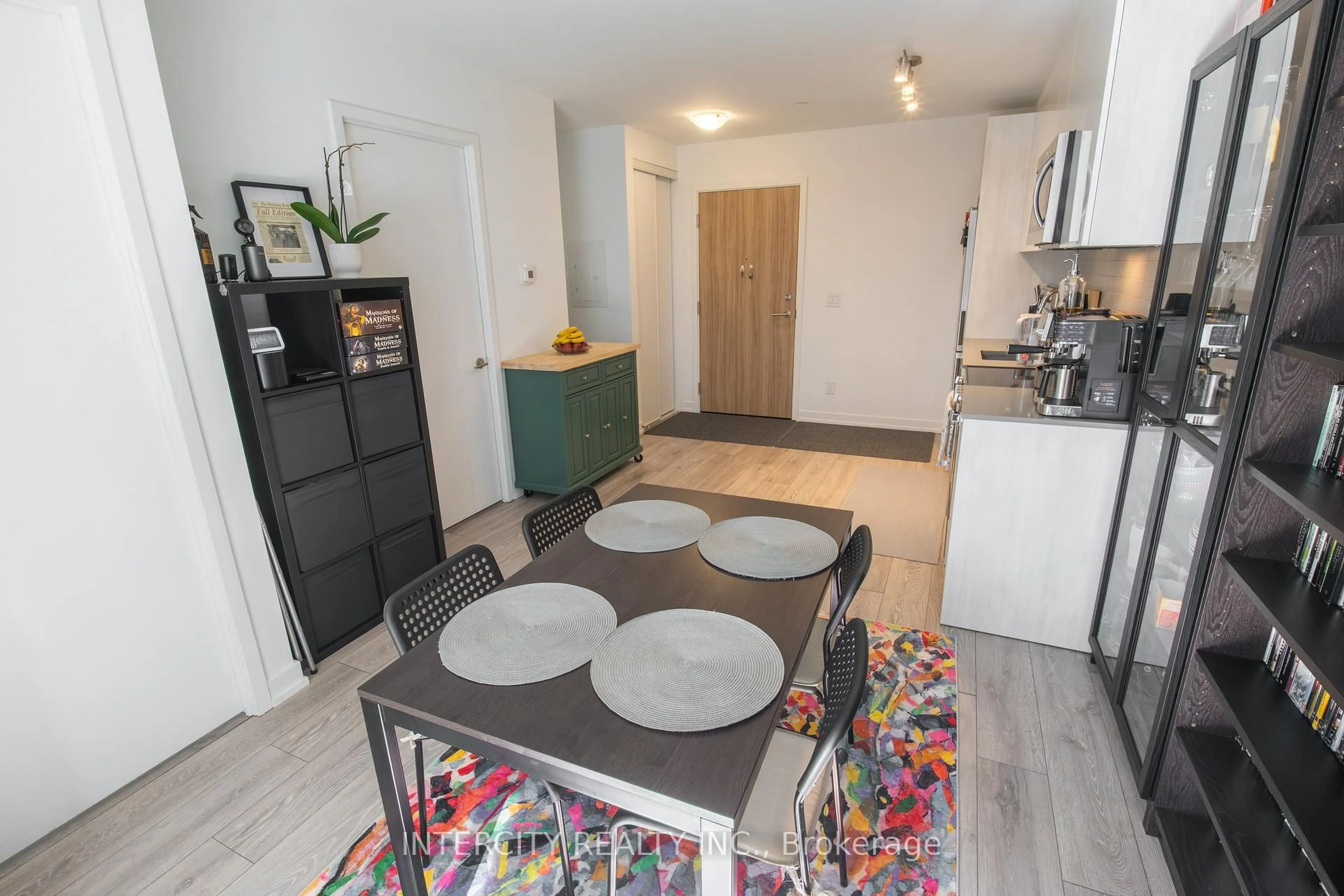 Standard kitchen, unknown for 3100 Keele St #604, Toronto Ontario M3M 0E1