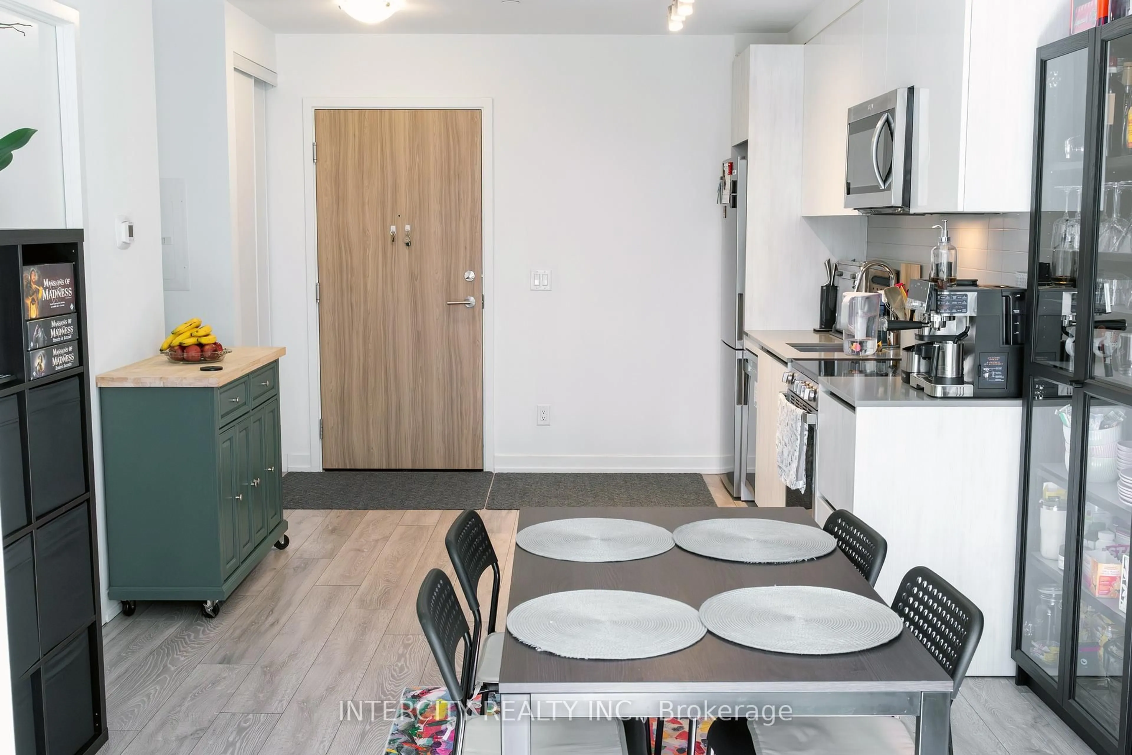 Standard kitchen, unknown for 3100 Keele St #604, Toronto Ontario M3M 0E1