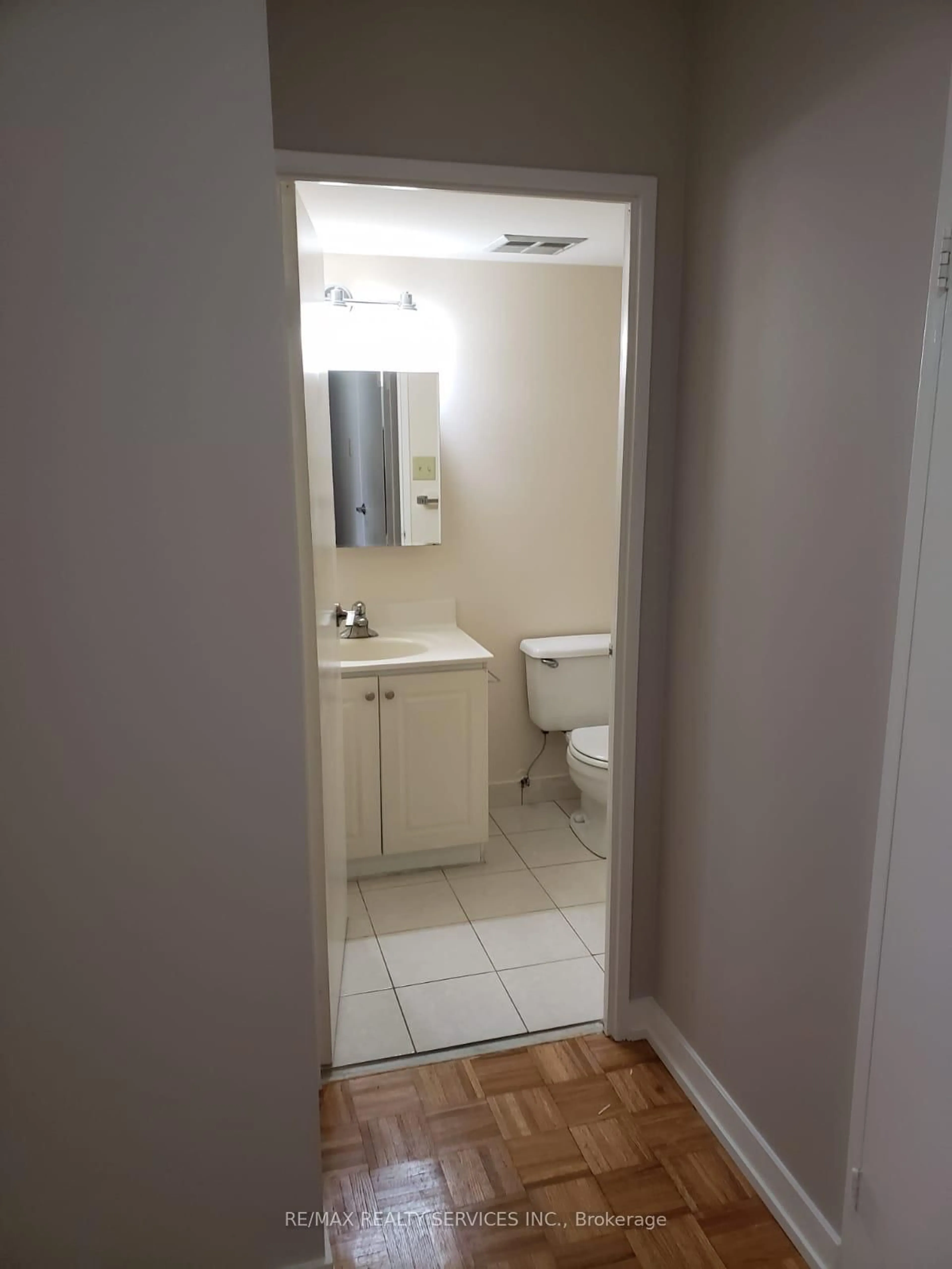 Standard bathroom, floor is not visible for 4 Kings Cross Rd #1806, Brampton Ontario L6T 3X8